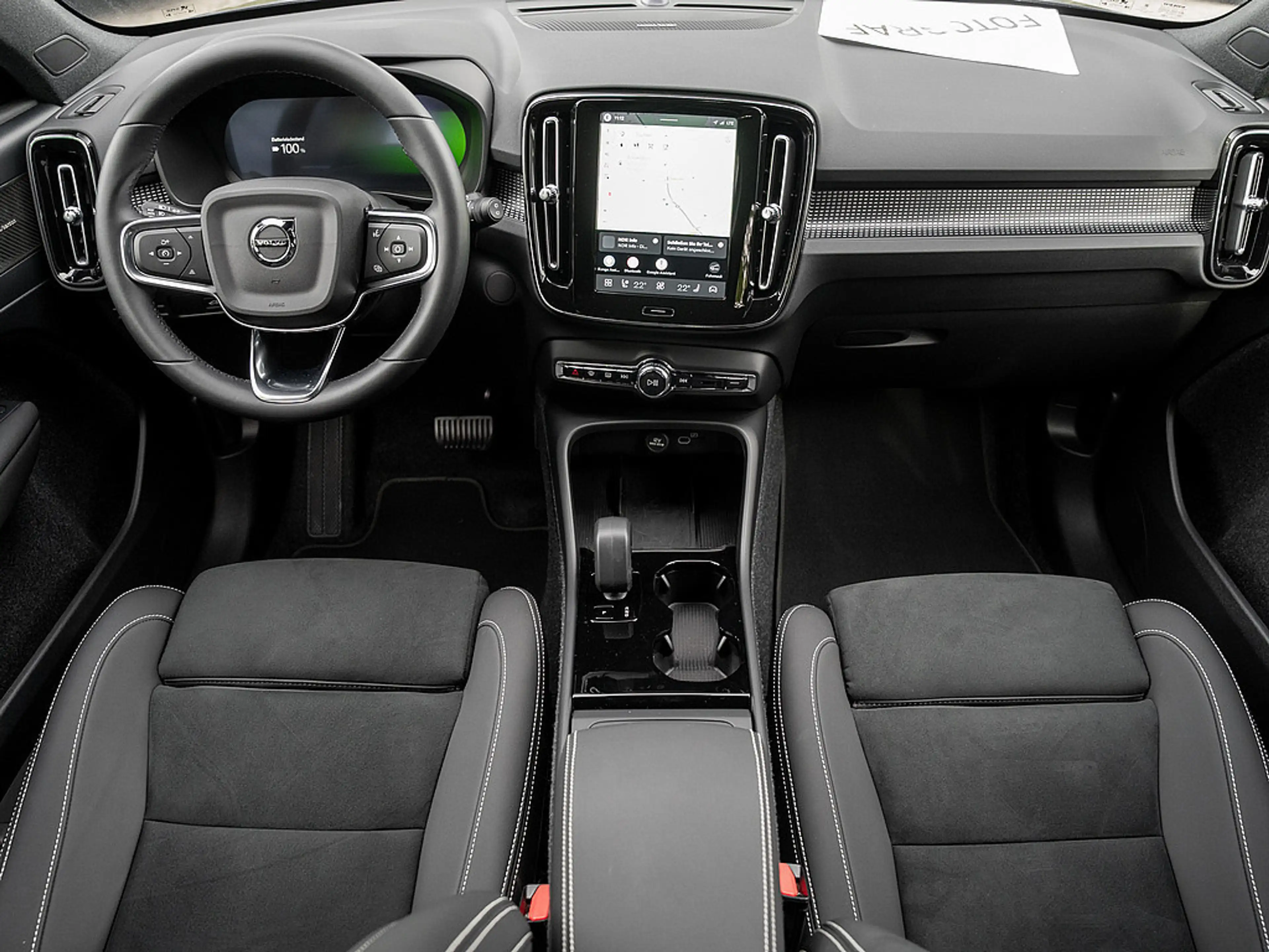 Volvo EX40 Twin Motor Plus Dark 360° ACC AHK H/K — photo 8