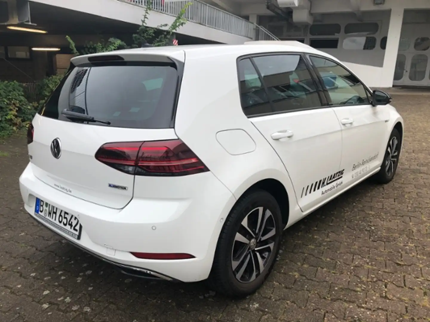 Volkswagen Golf VII 1.5 TGI DSG IQ.DRIVE Navi LED ACC Blanco - 2