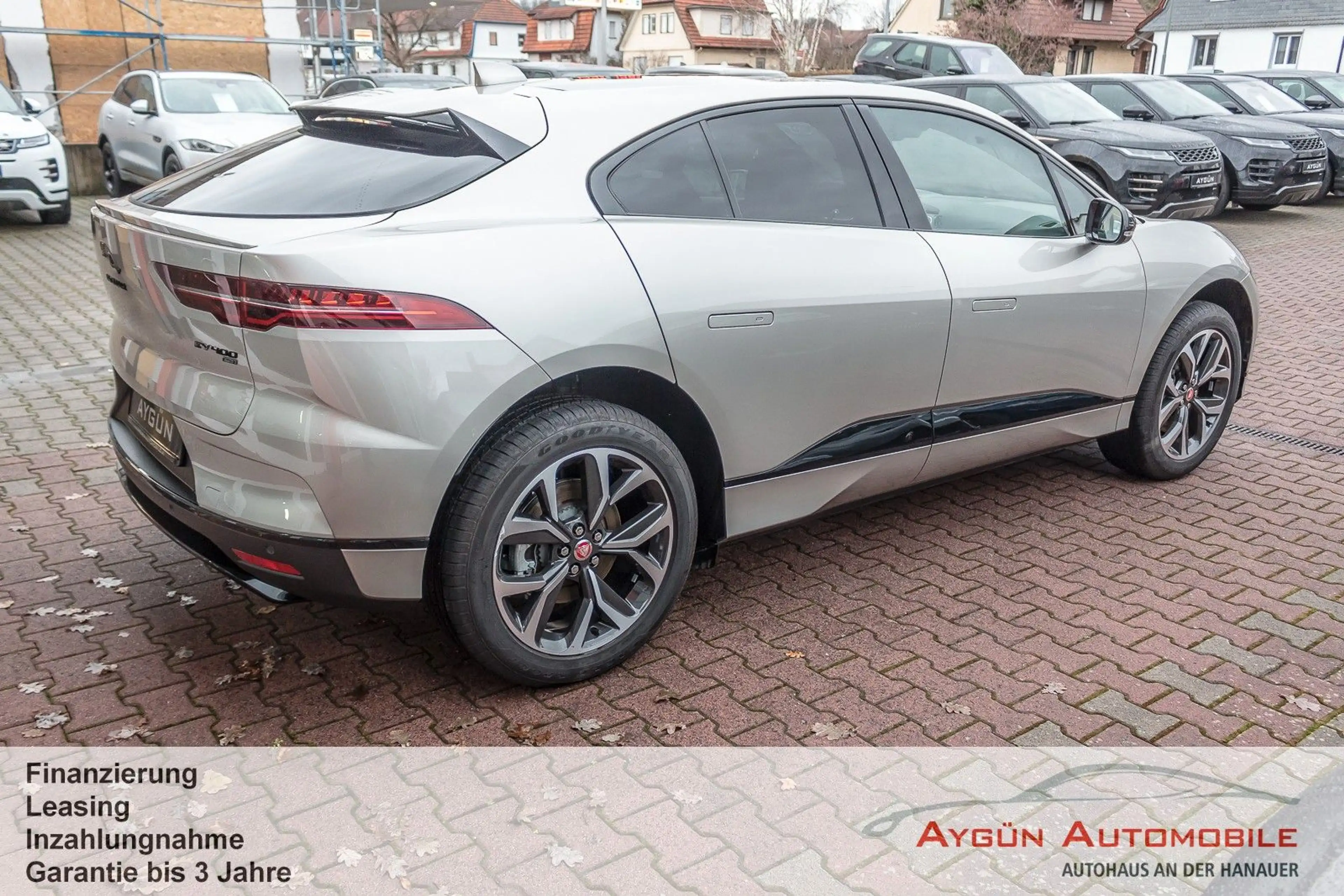 Jaguar I-Pace EV400 S*Luftfahrwerk*Pano*Matrix-LED*20"* — photo 9
