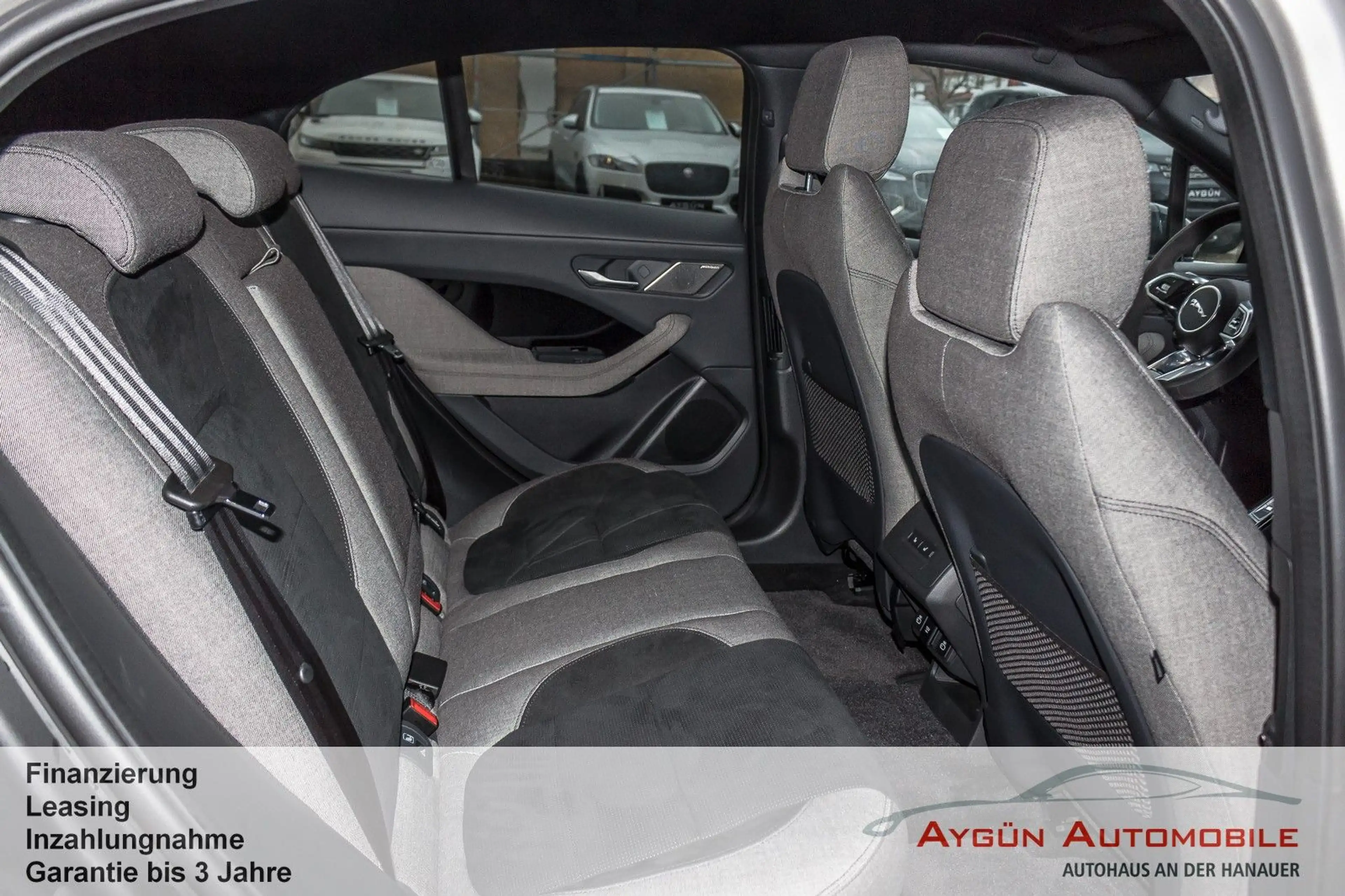 Jaguar I-Pace EV400 S*Luftfahrwerk*Pano*Matrix-LED*20"* — photo 14