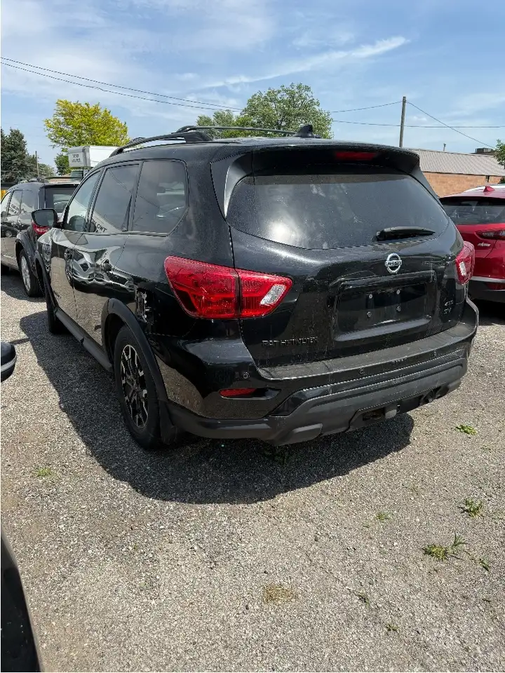 Nissan Pathfinder снимка Nissan Pathfinder