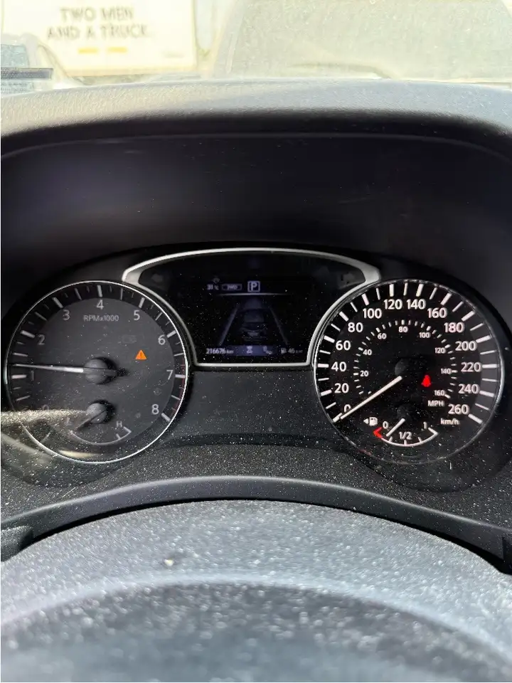 Nissan Pathfinder снимка Nissan Pathfinder