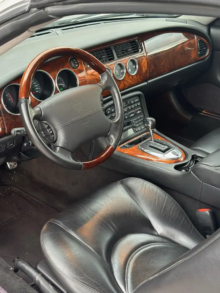 Jaguar XKR снимка Jaguar XKR