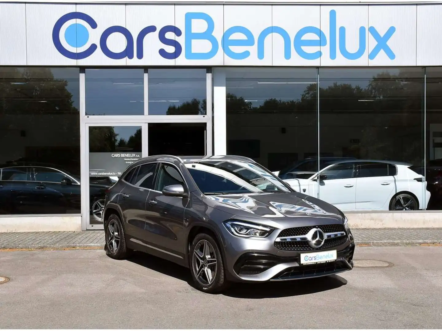 Mercedes-Benz GLA 250 4Matic AMG Line 8G-Tronic LANE SIDE KEYLESS 1MAIN Gris - 1