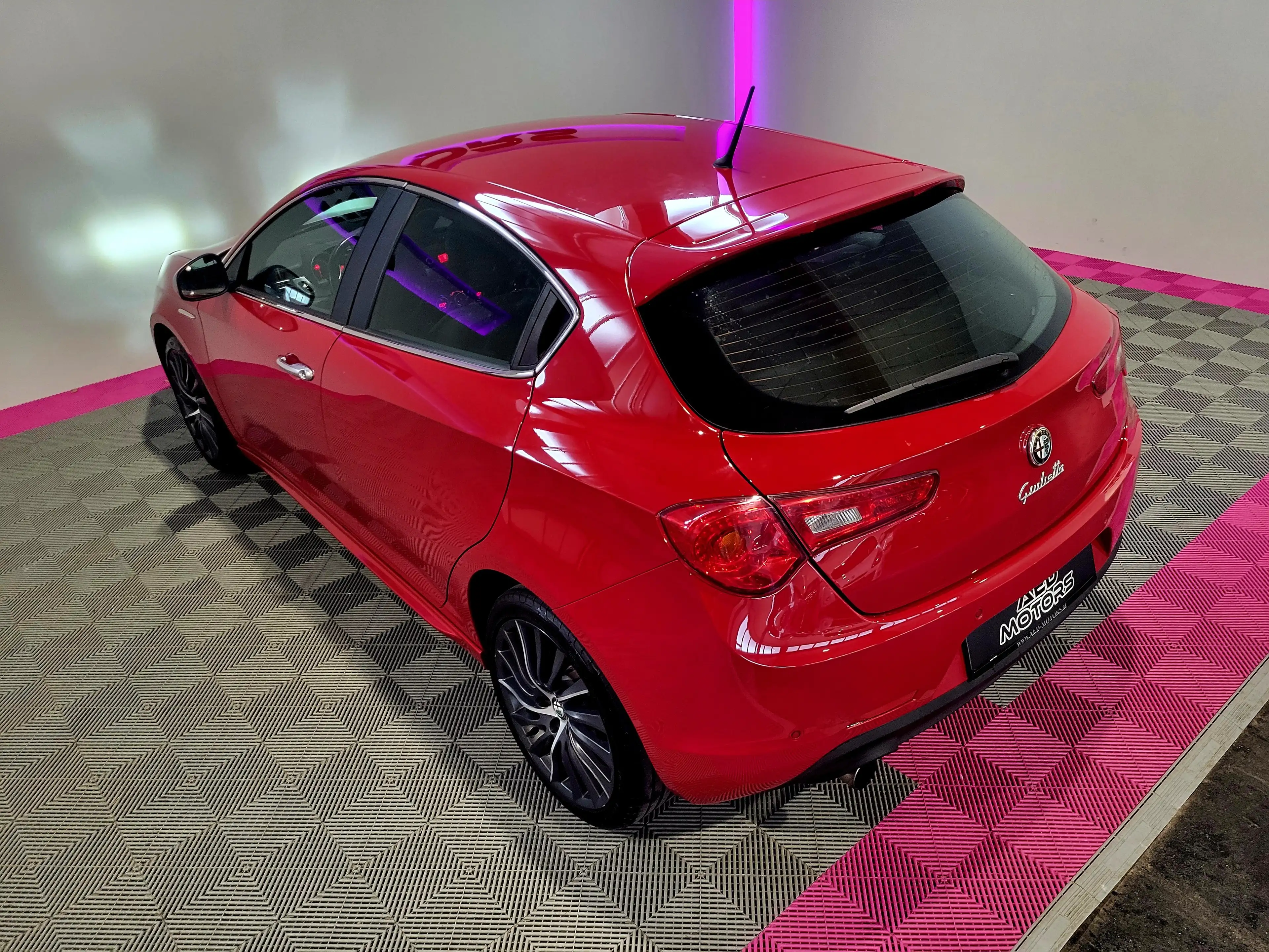 Alfa Romeo Giulietta Turismo — photo 14