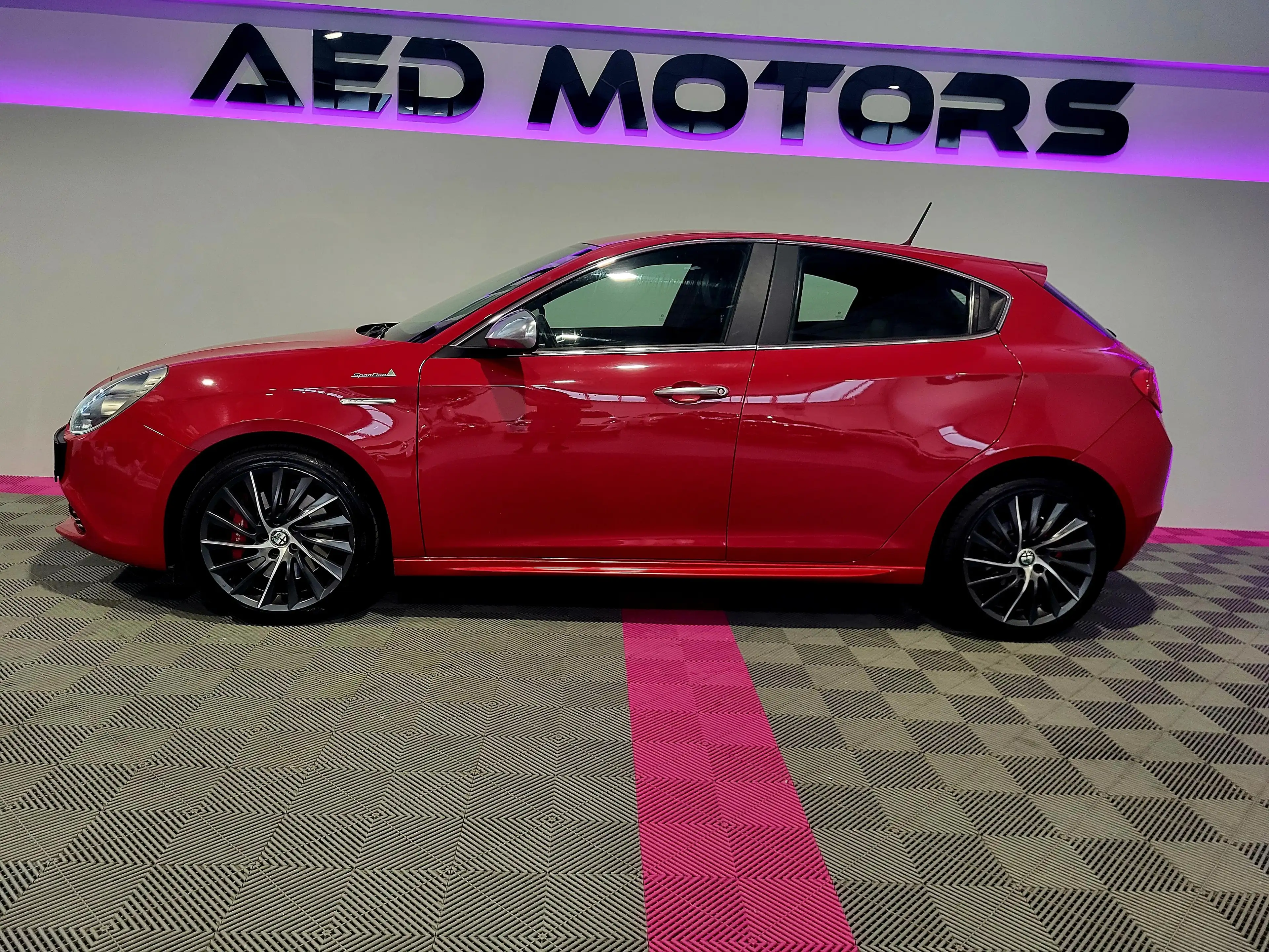 Alfa Romeo Giulietta Turismo — photo 9