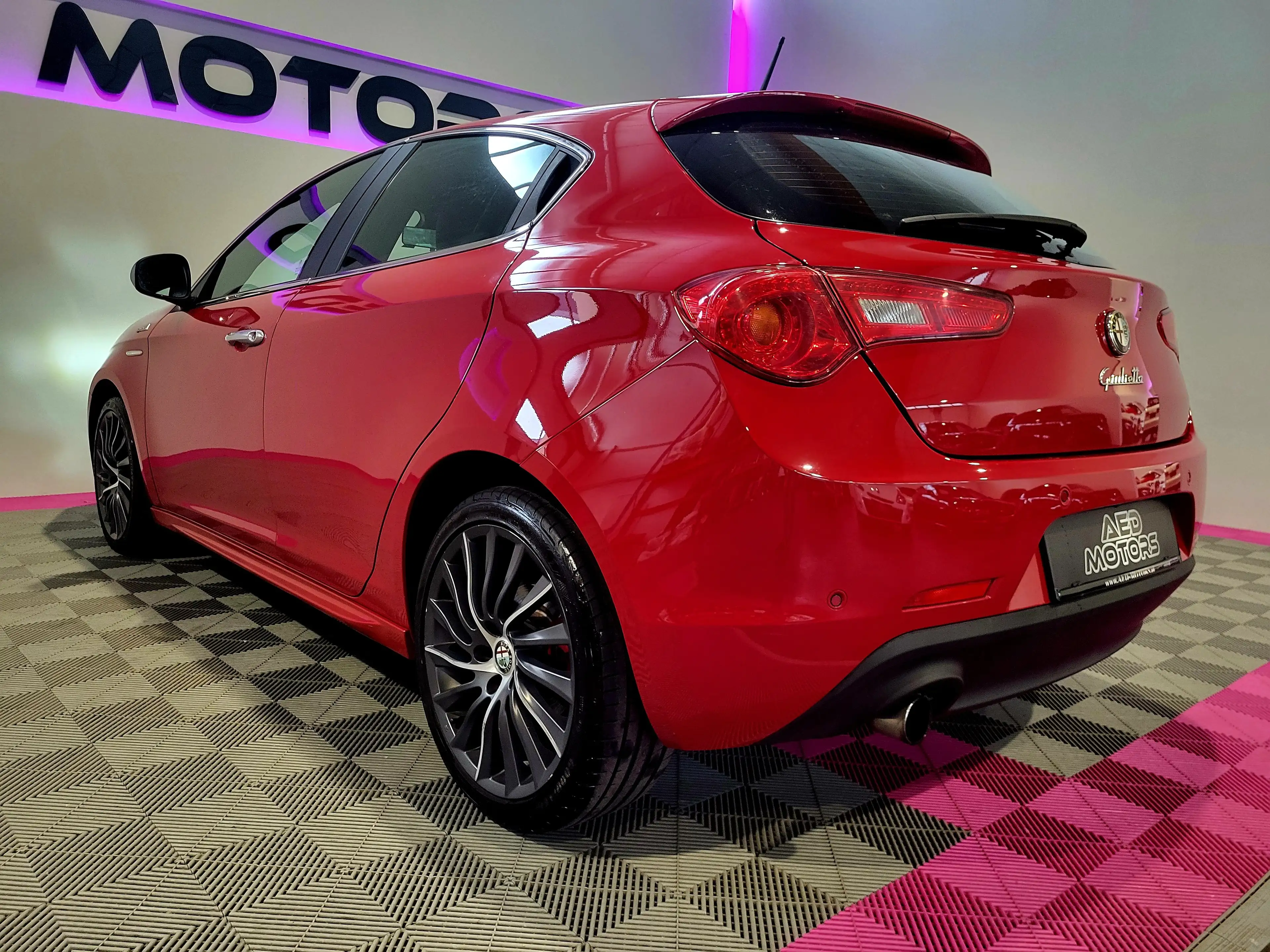 Alfa Romeo Giulietta Turismo — photo 13