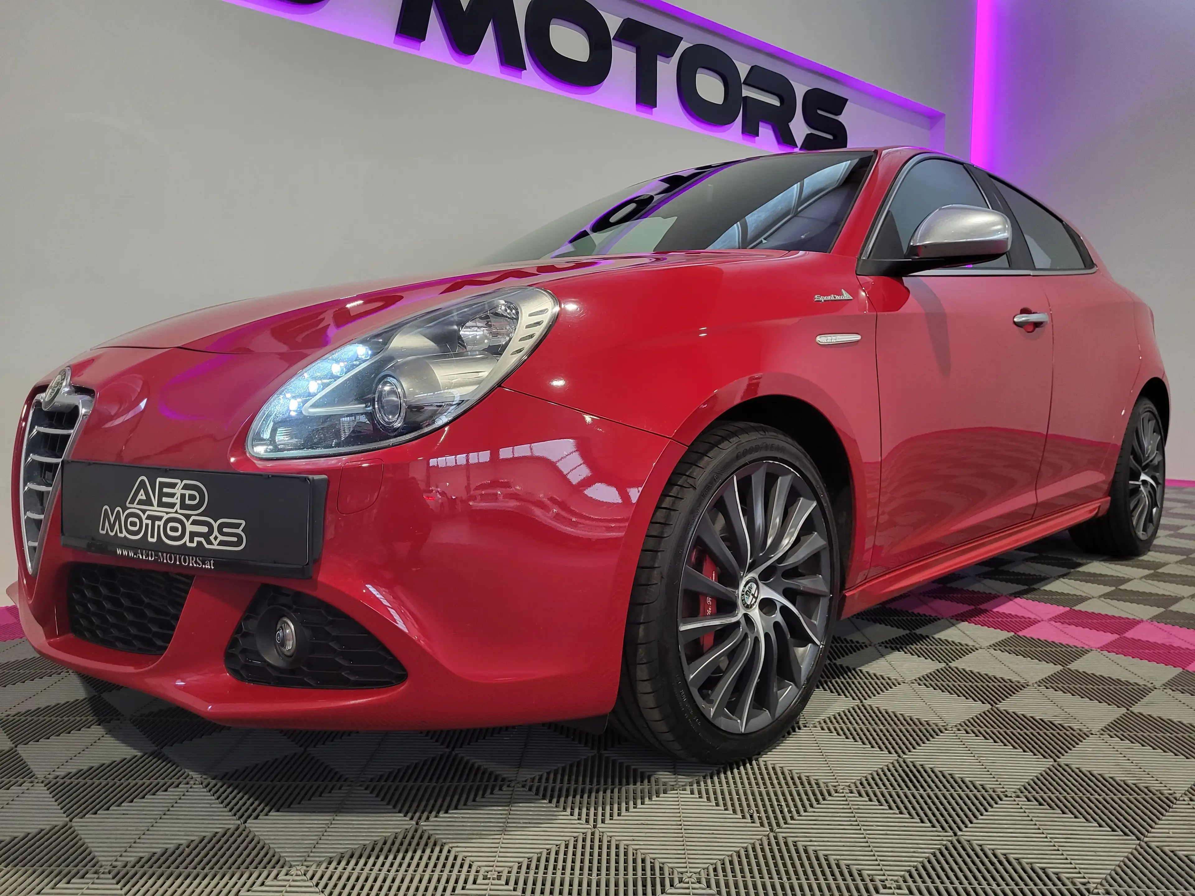 Alfa Romeo Giulietta Turismo — photo 7