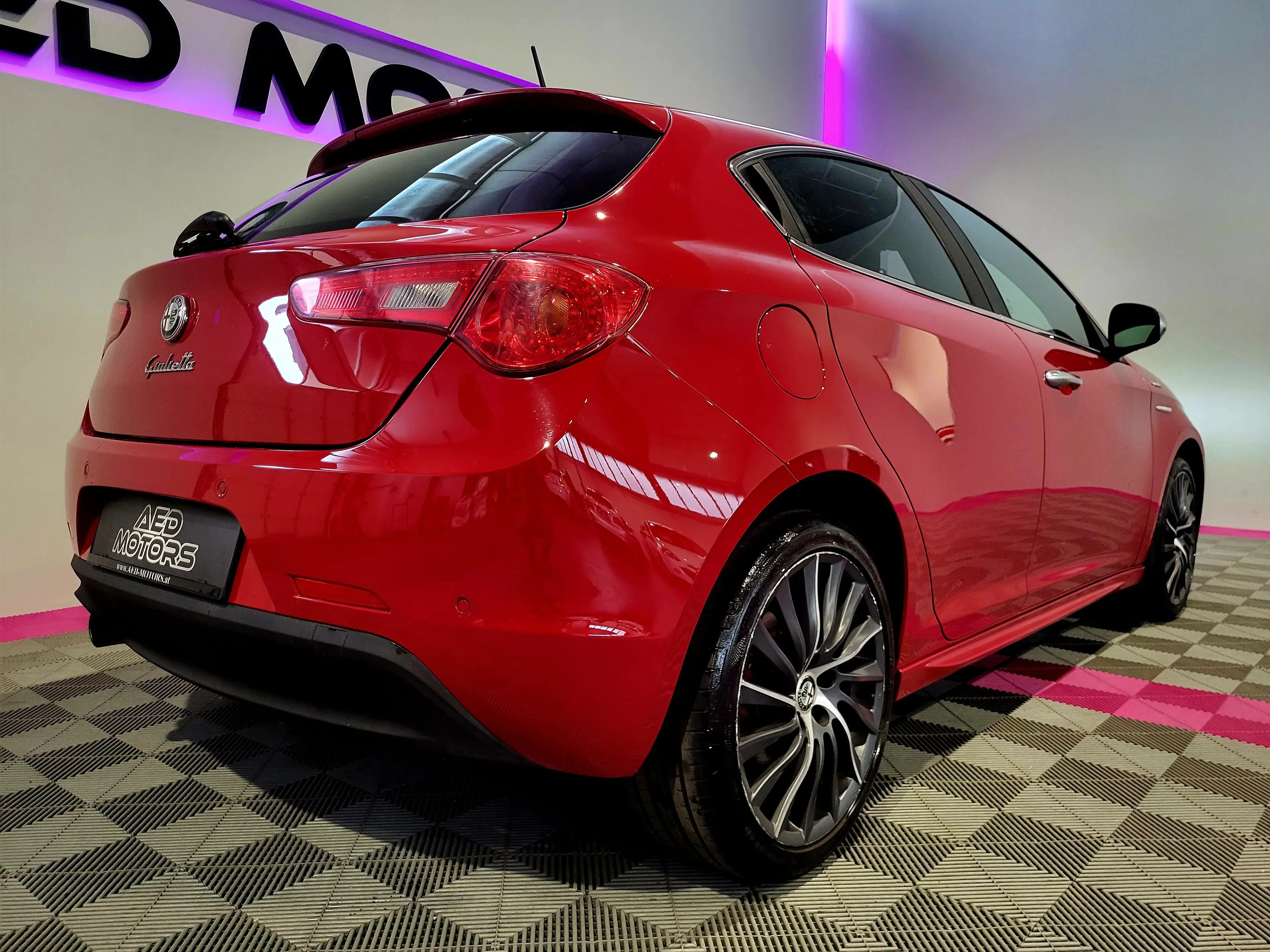 Alfa Romeo Giulietta Turismo — photo 15