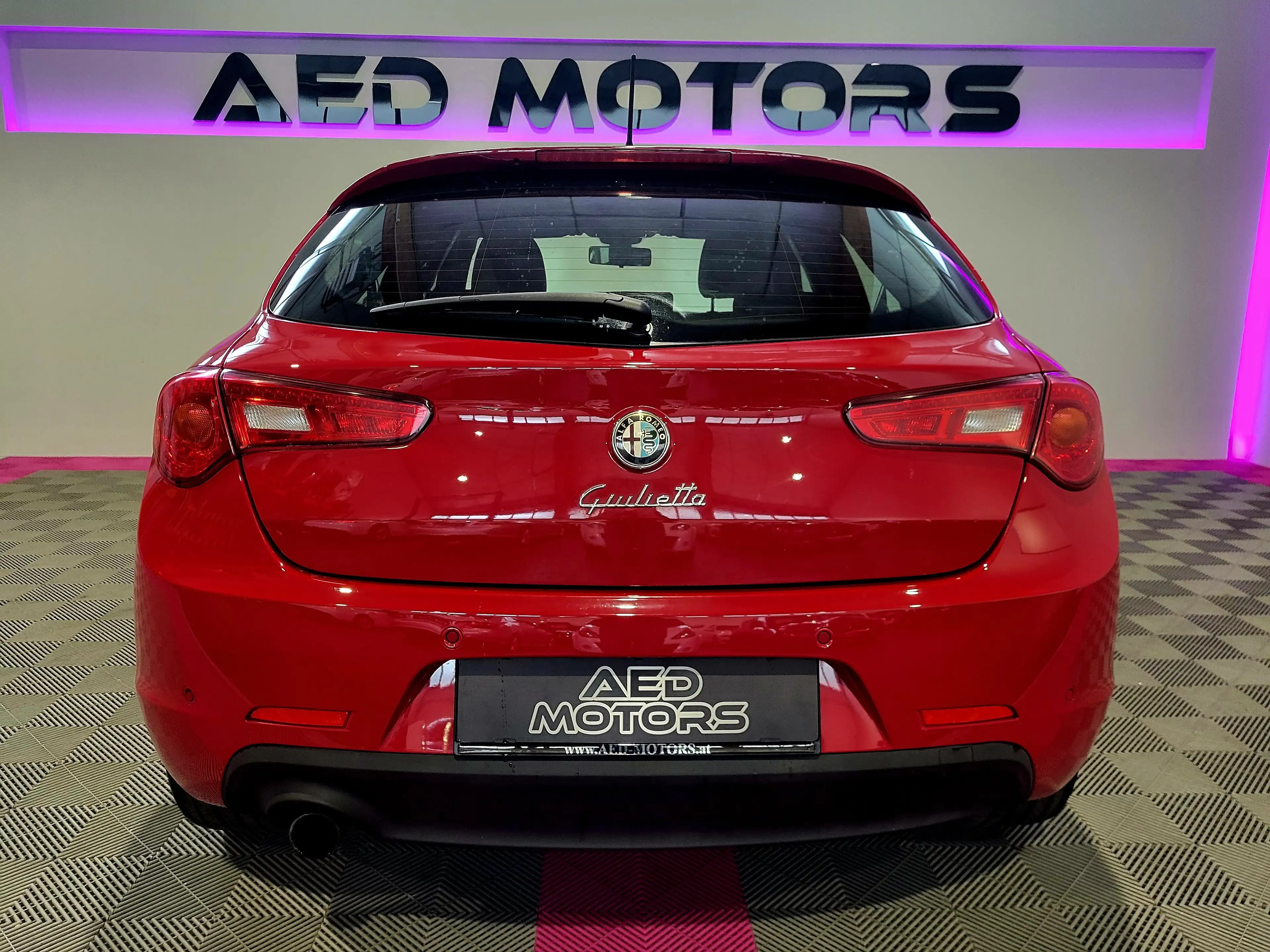 Alfa Romeo Giulietta Turismo — photo 11