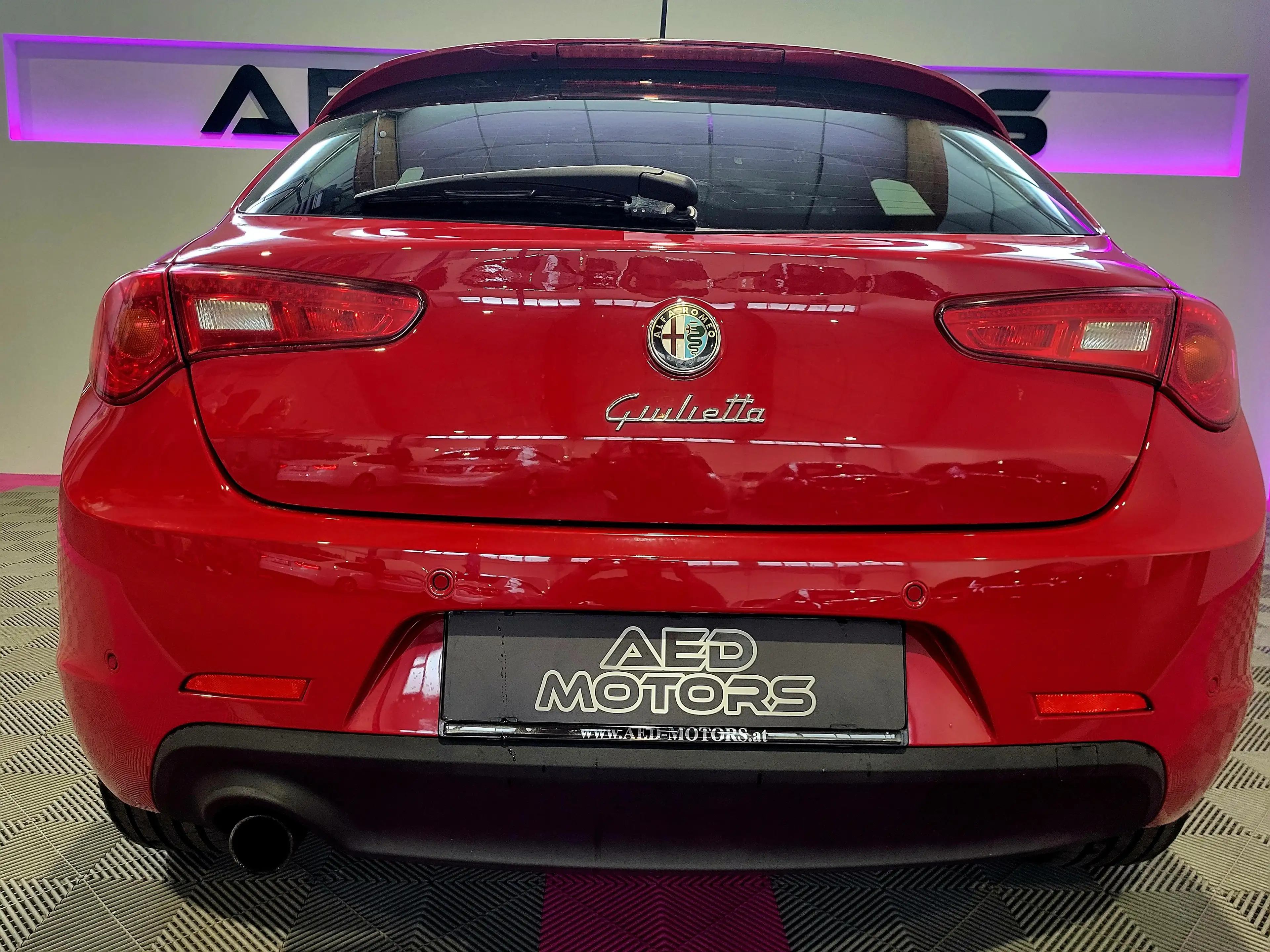 Alfa Romeo Giulietta Turismo — photo 10