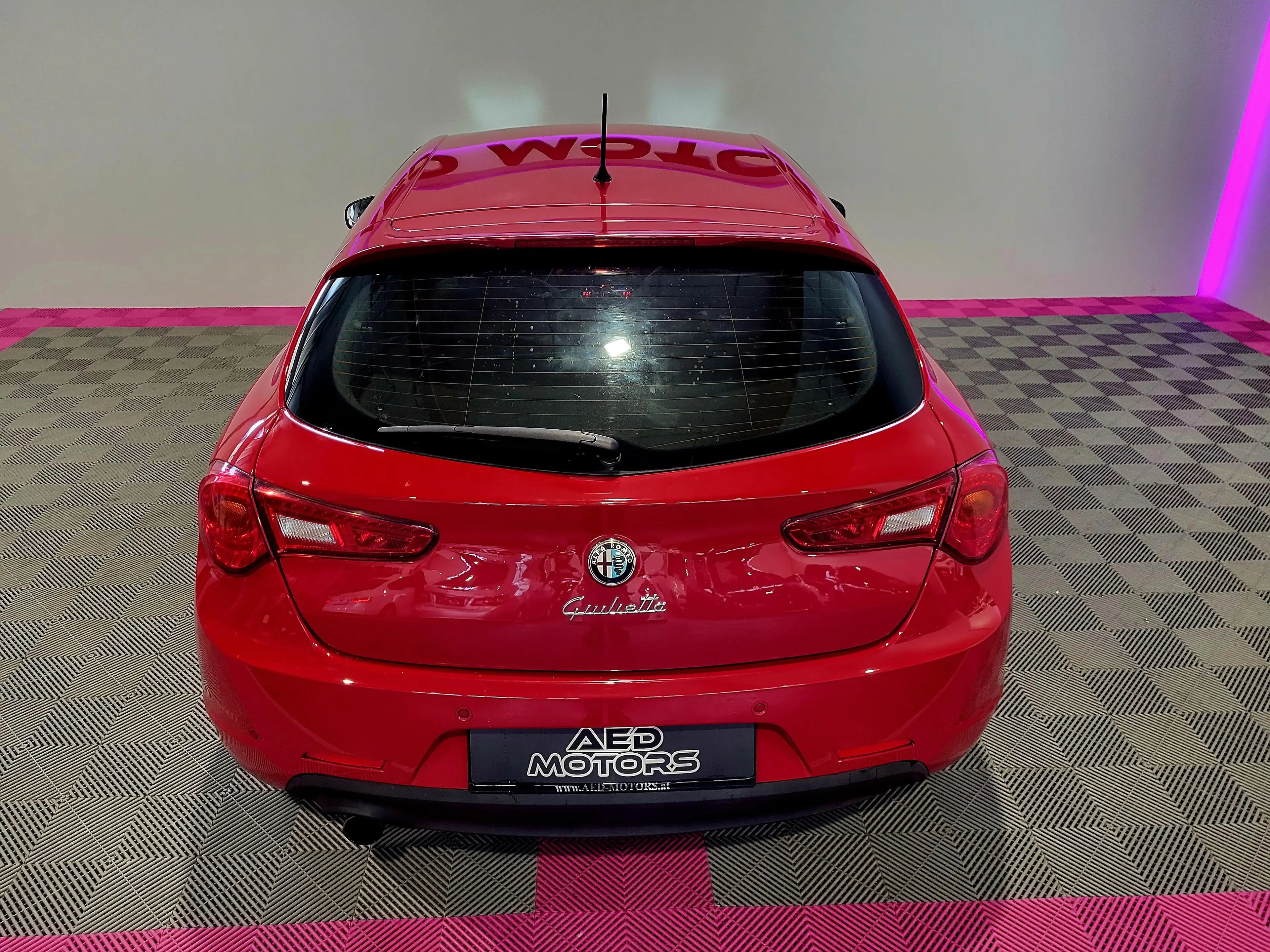 Alfa Romeo Giulietta Turismo — photo 12