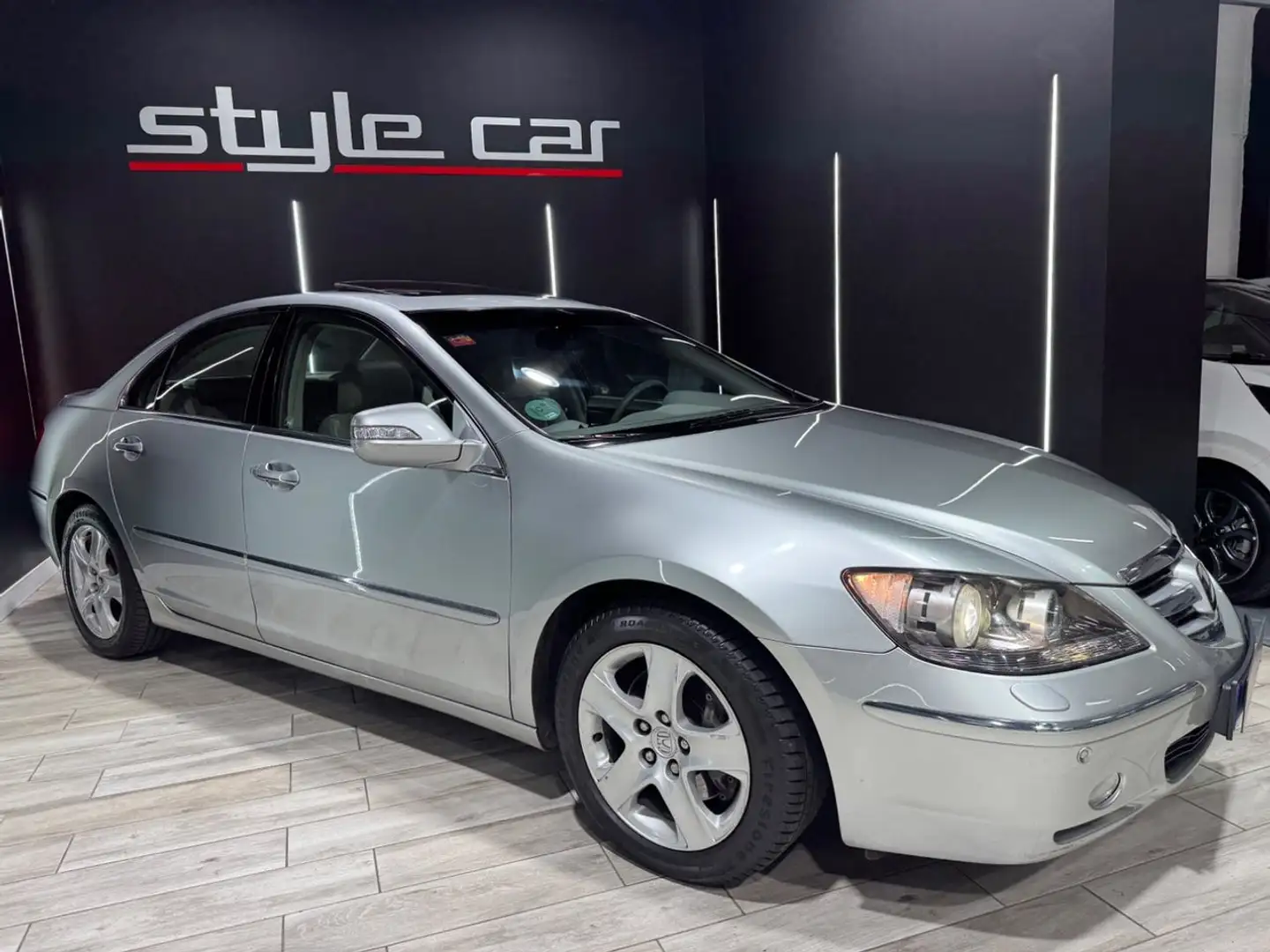 Honda Legend 3.5 V6 Grau - 1