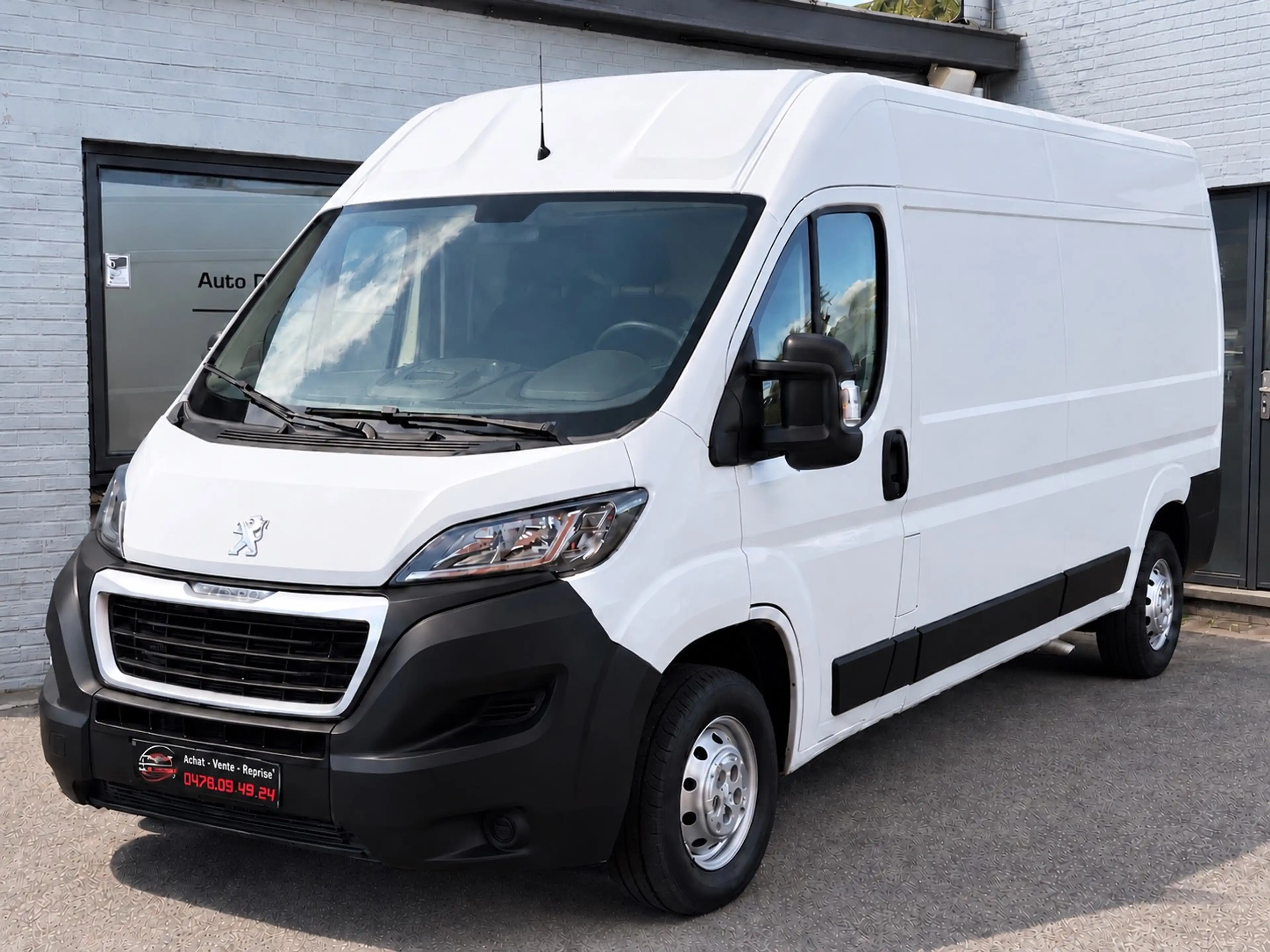 Peugeot Boxer 2.0 BlueHDi L3H2 Premium Pack S/S — photo 2