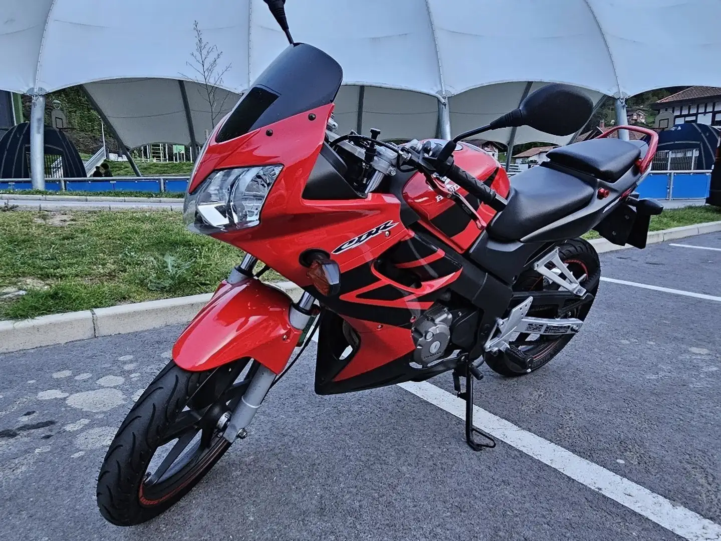 Honda CBR 125 Rojo - 1