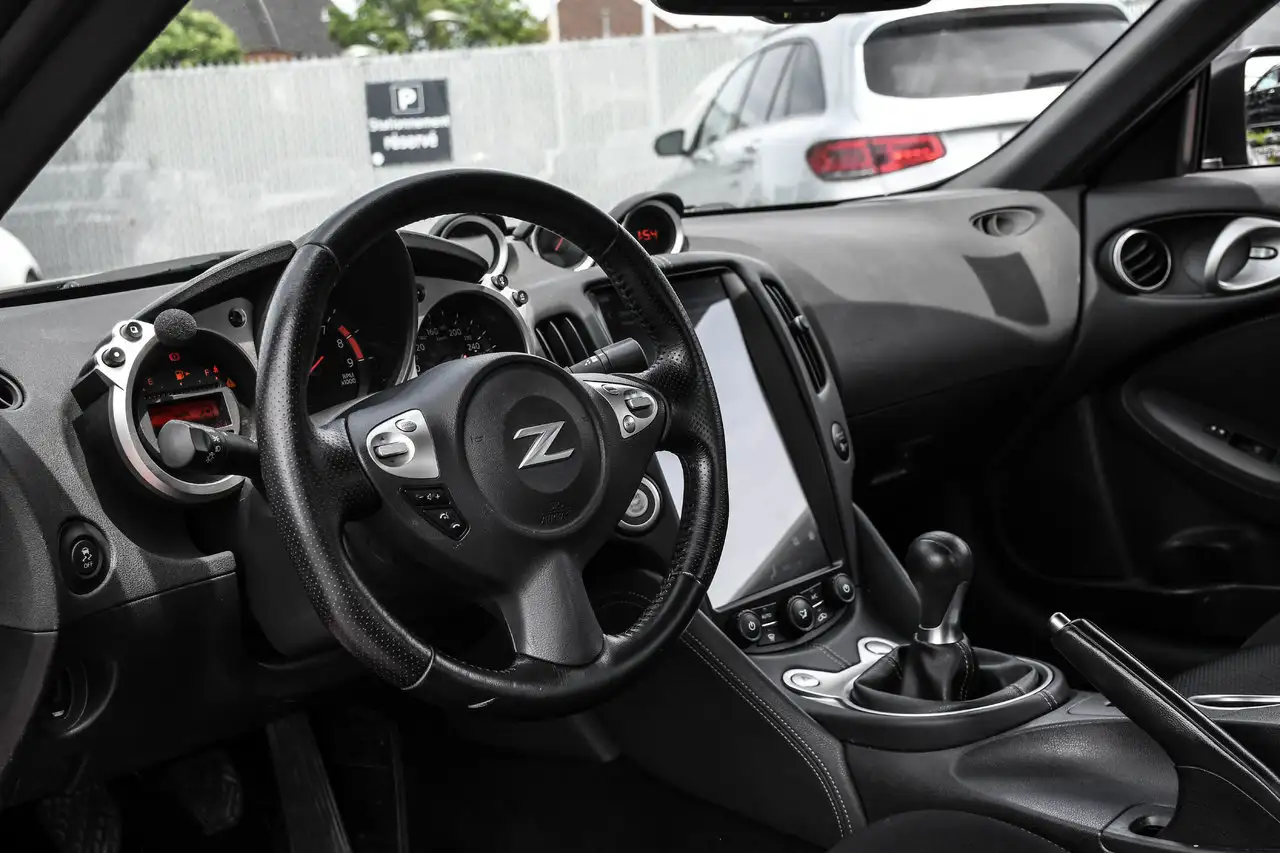 Nissan 370Z снимка Nissan 370Z