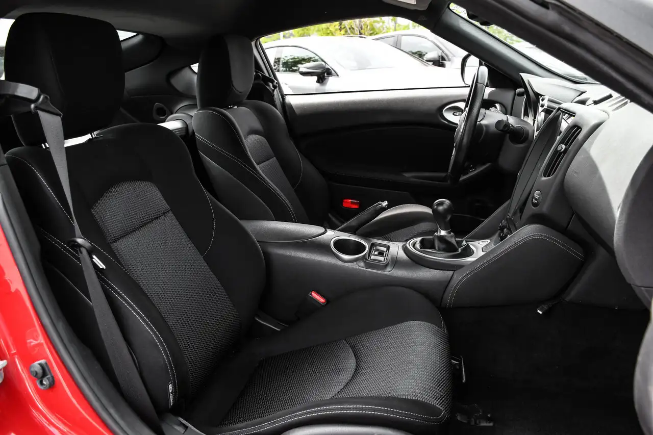 Nissan 370Z снимка Nissan 370Z