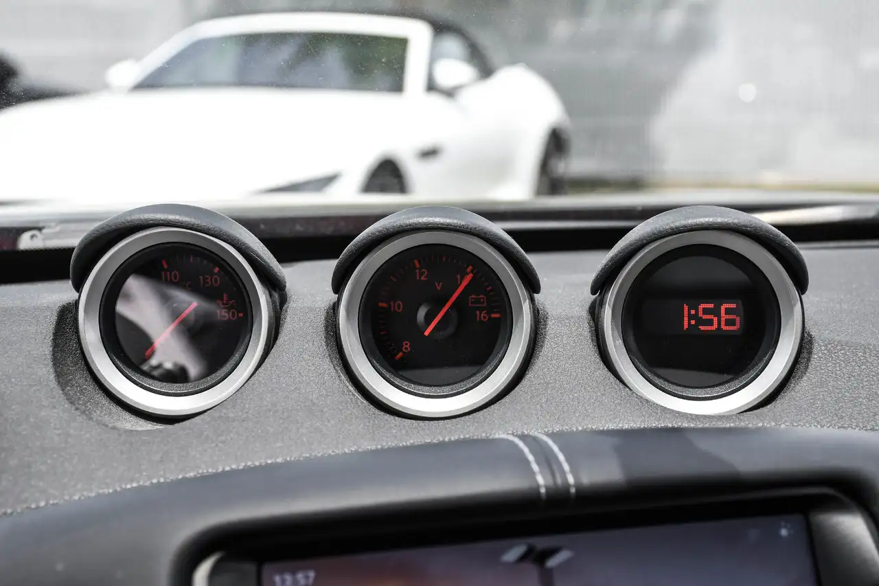 Nissan 370Z снимка Nissan 370Z