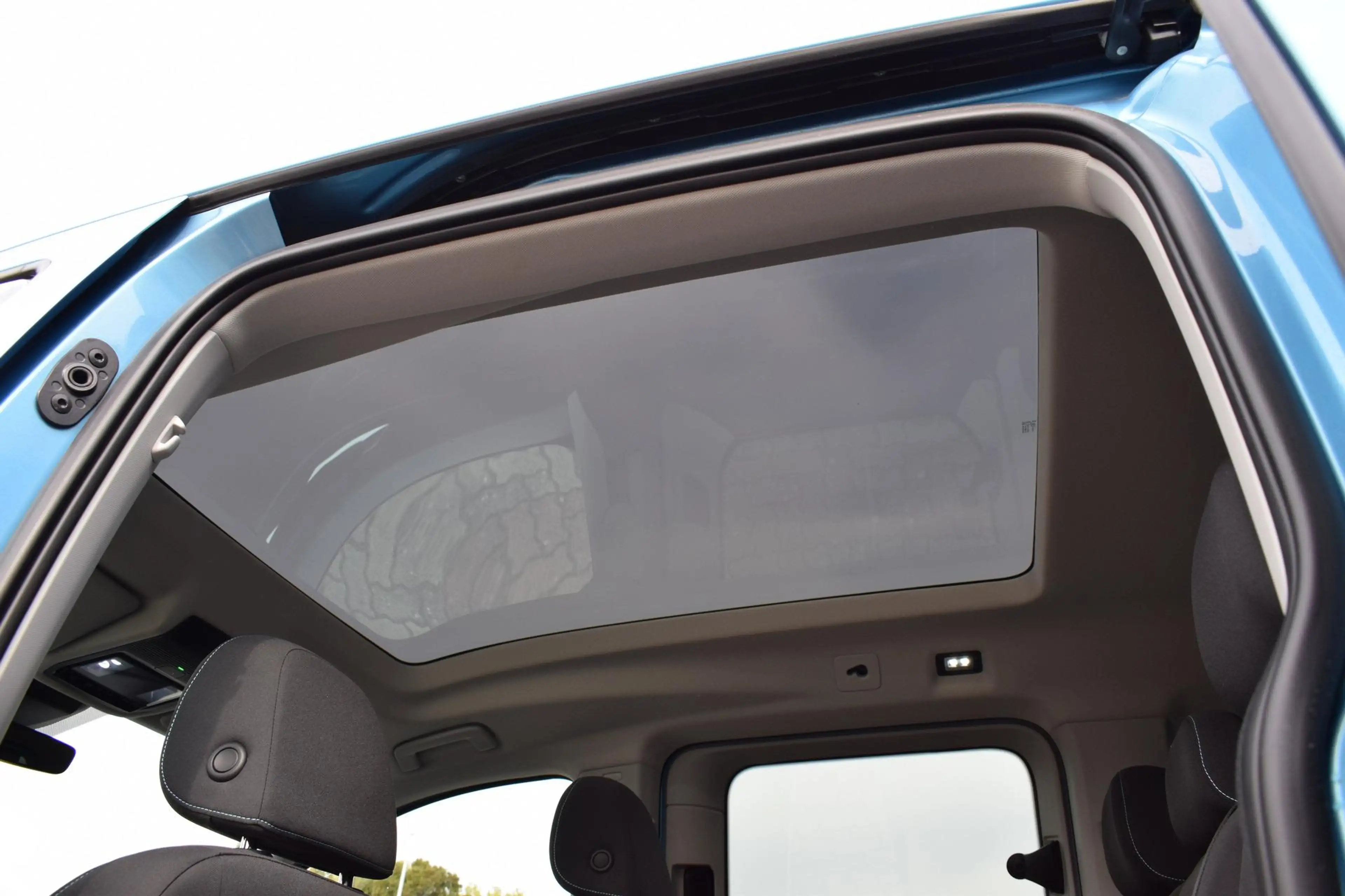 Ford Tourneo Connect 2.0 Active LED AHK Kamera — photo 15