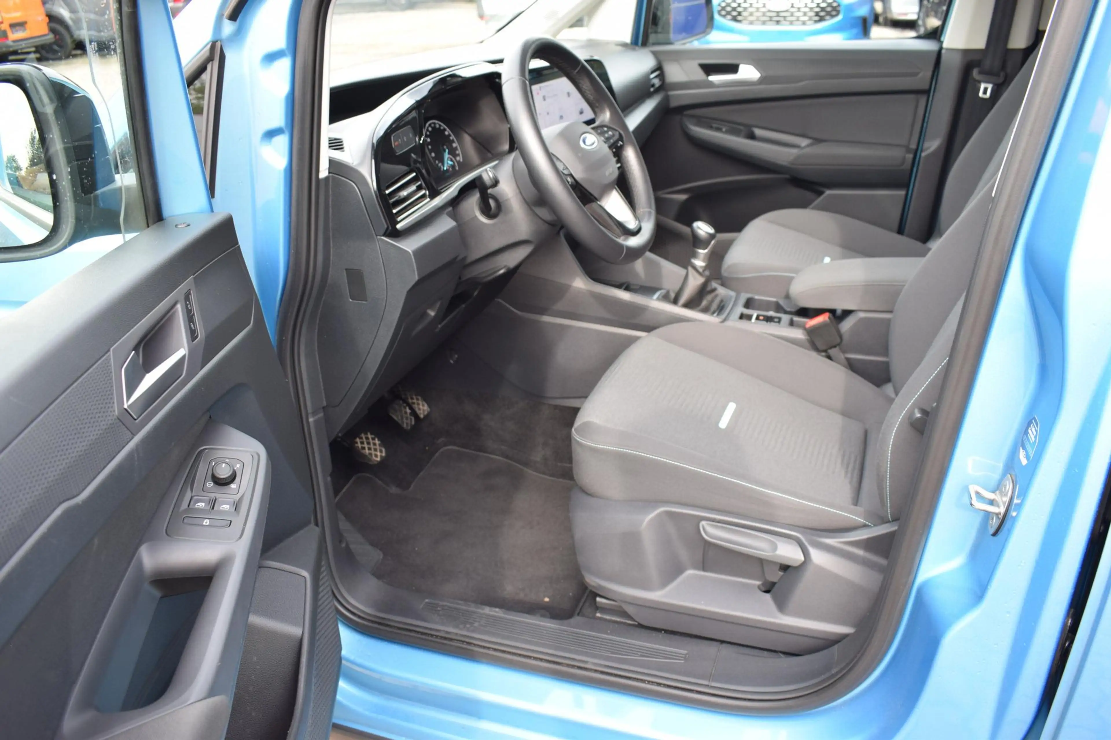 Ford Tourneo Connect 2.0 Active LED AHK Kamera — photo 8