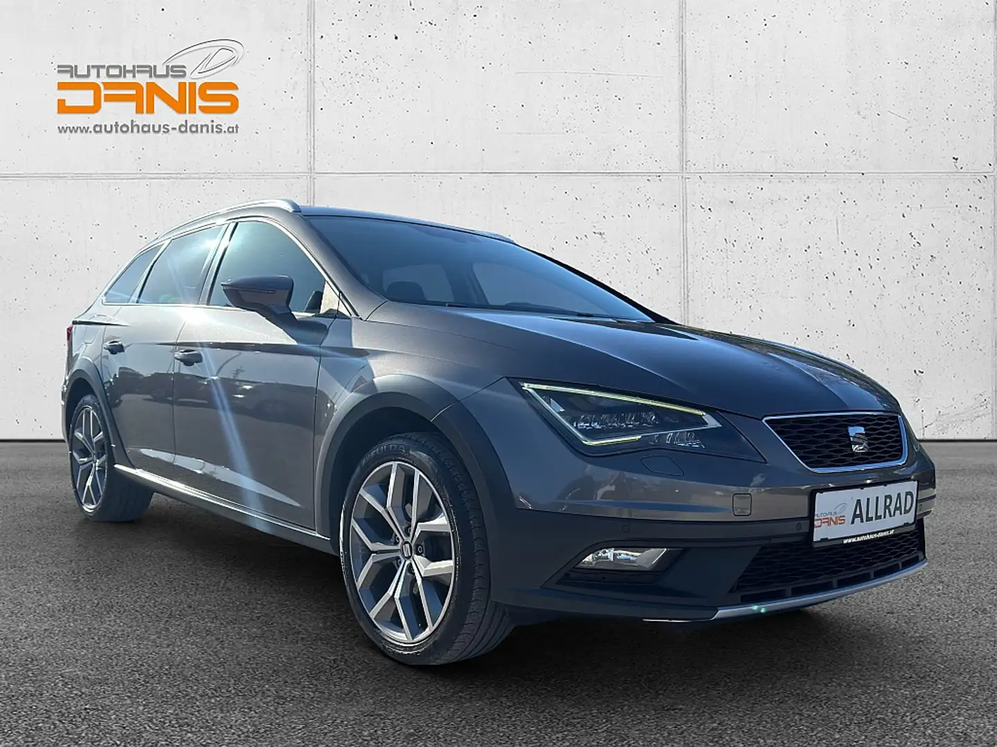 SEAT Leon ST X-Perience 2,0 TDI CR 4Drive NAVI/LED/Sounds... Grau - 2