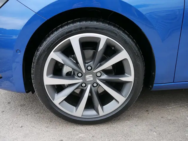 Seat Leon Leon view 3