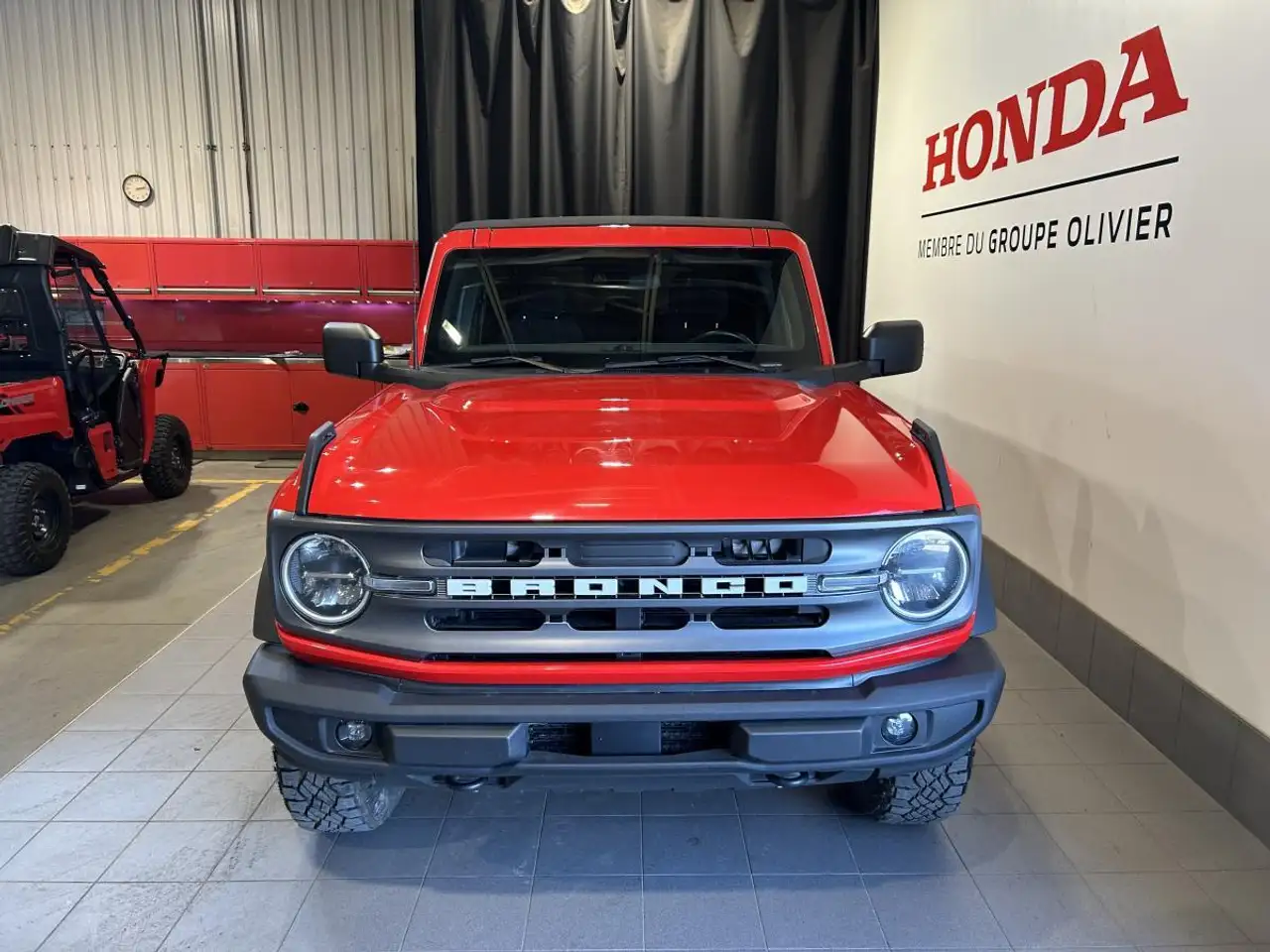 Ford Bronco photo Ford Bronco