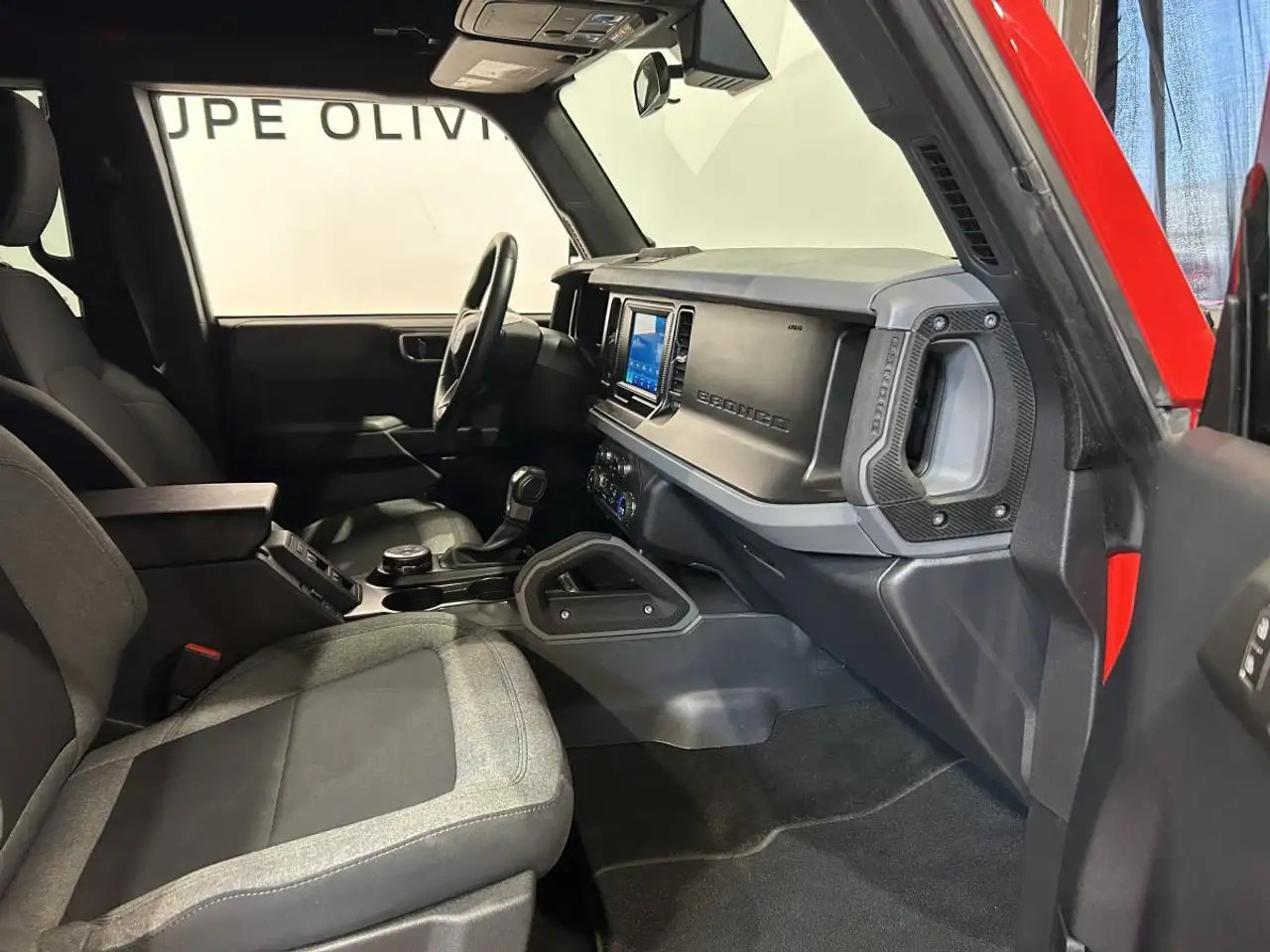 Ford Bronco photo Ford Bronco