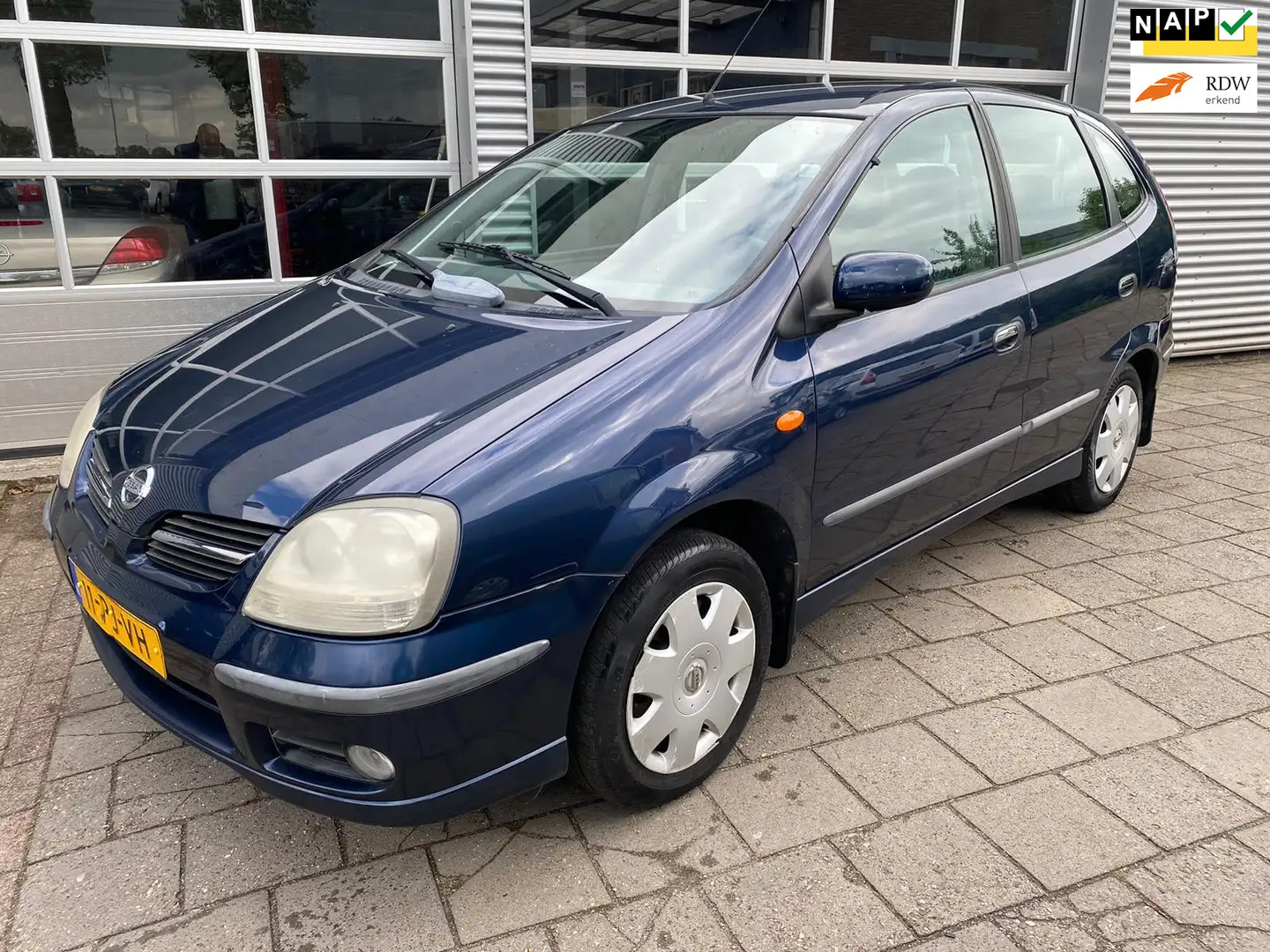 Nissan Almera Tino 1.8 Acenta Blauw - 1