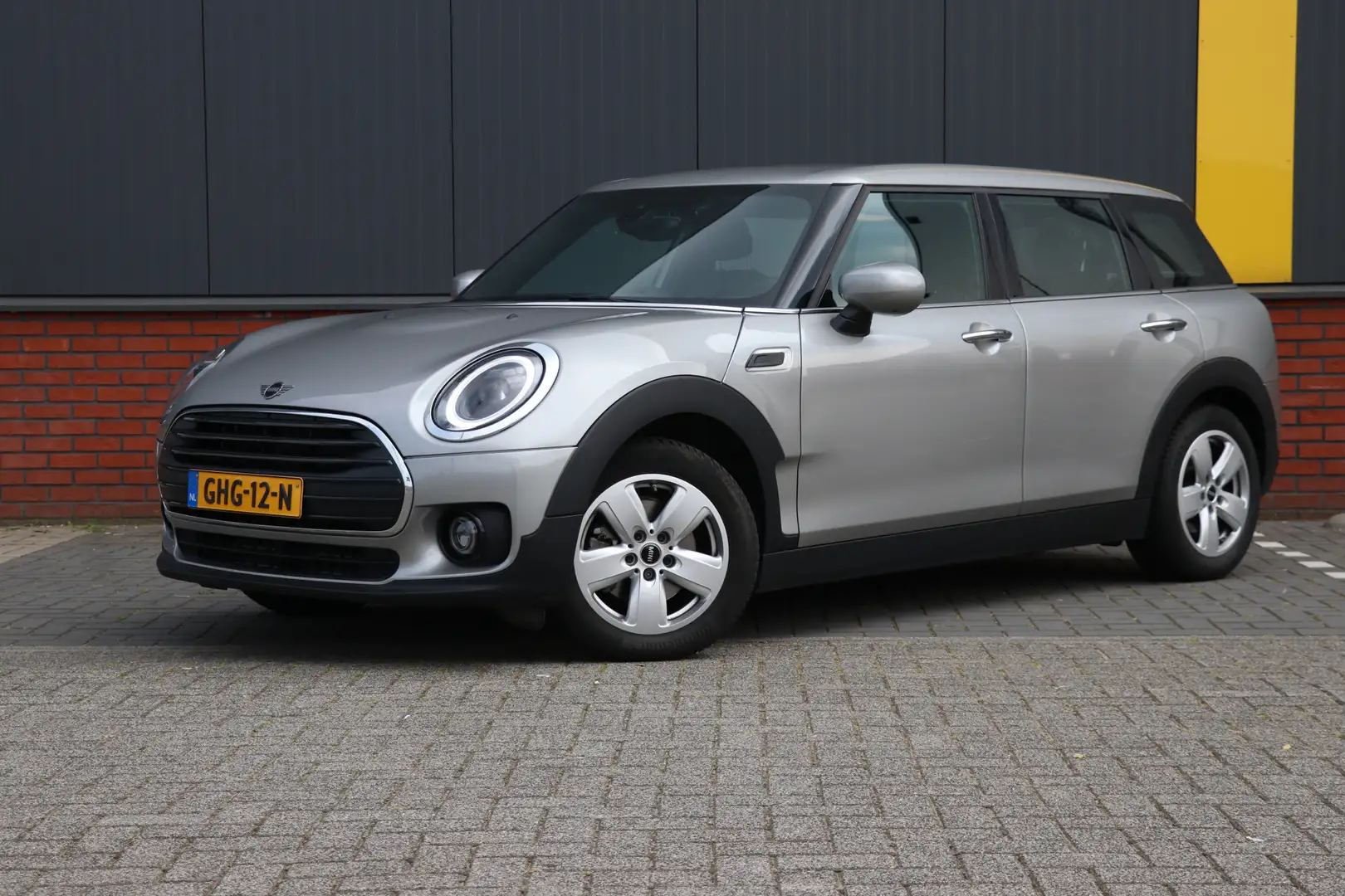 MINI Cooper Clubman Mini 1.5 Essential 136PK | automaat | camera Gris - 1