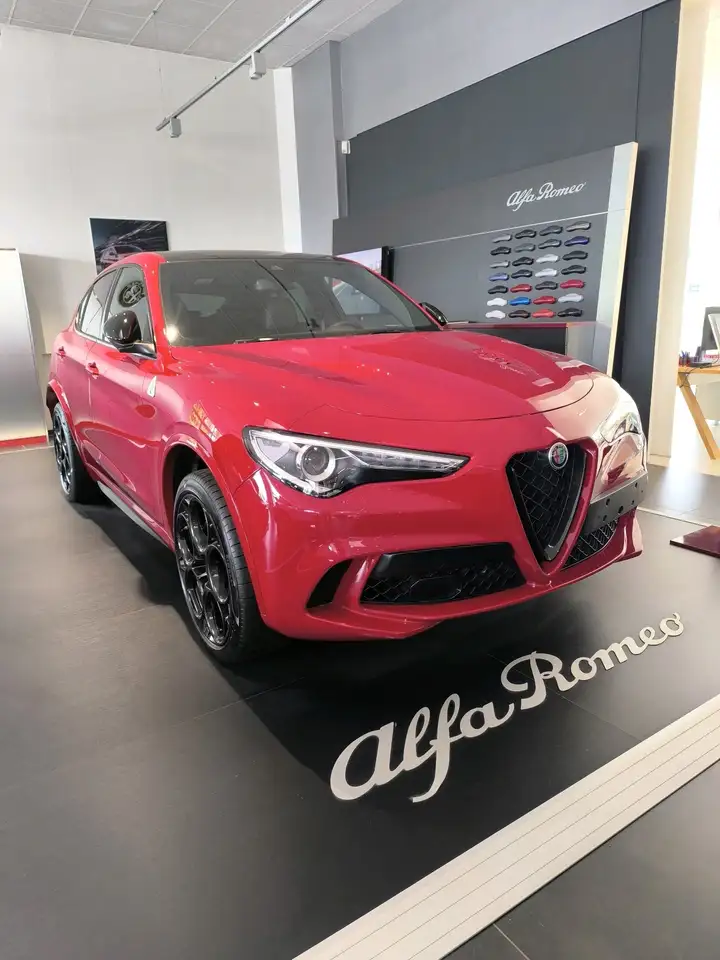 Alfa Romeo Stelvio 2023