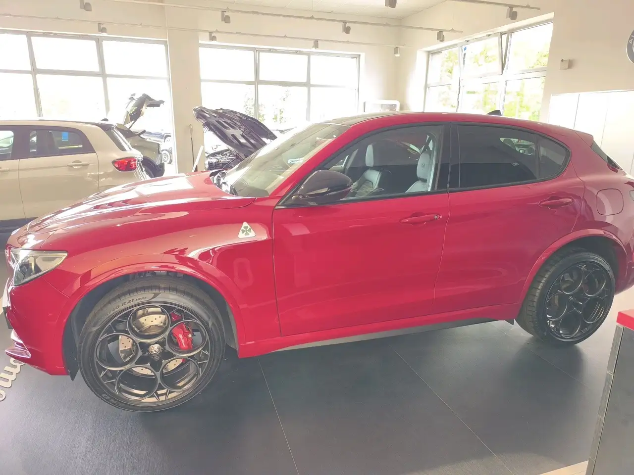 Alfa Romeo Stelvio 2023