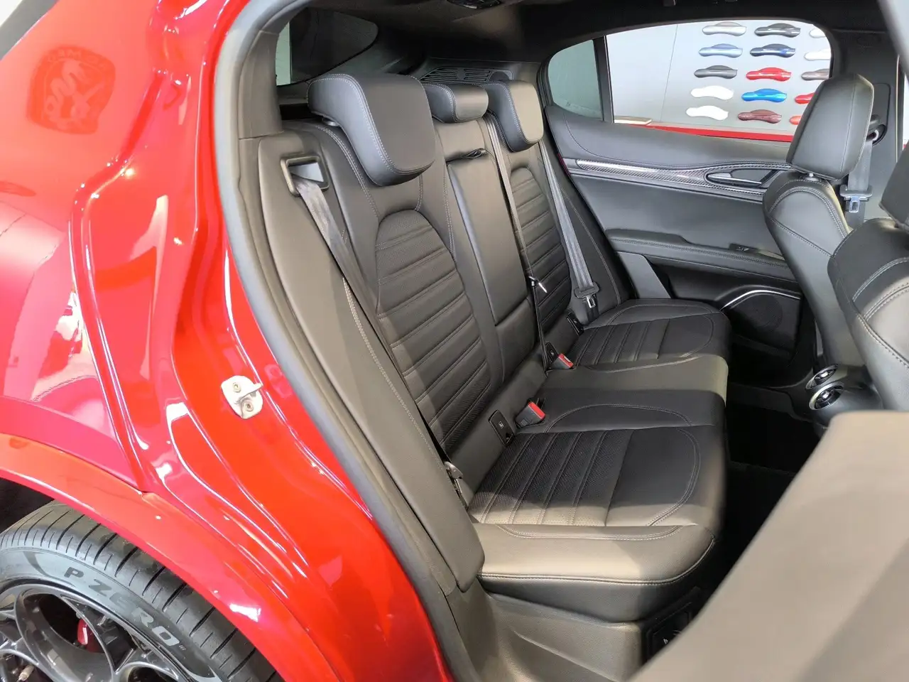 Alfa Romeo Stelvio 2023 — фото 12