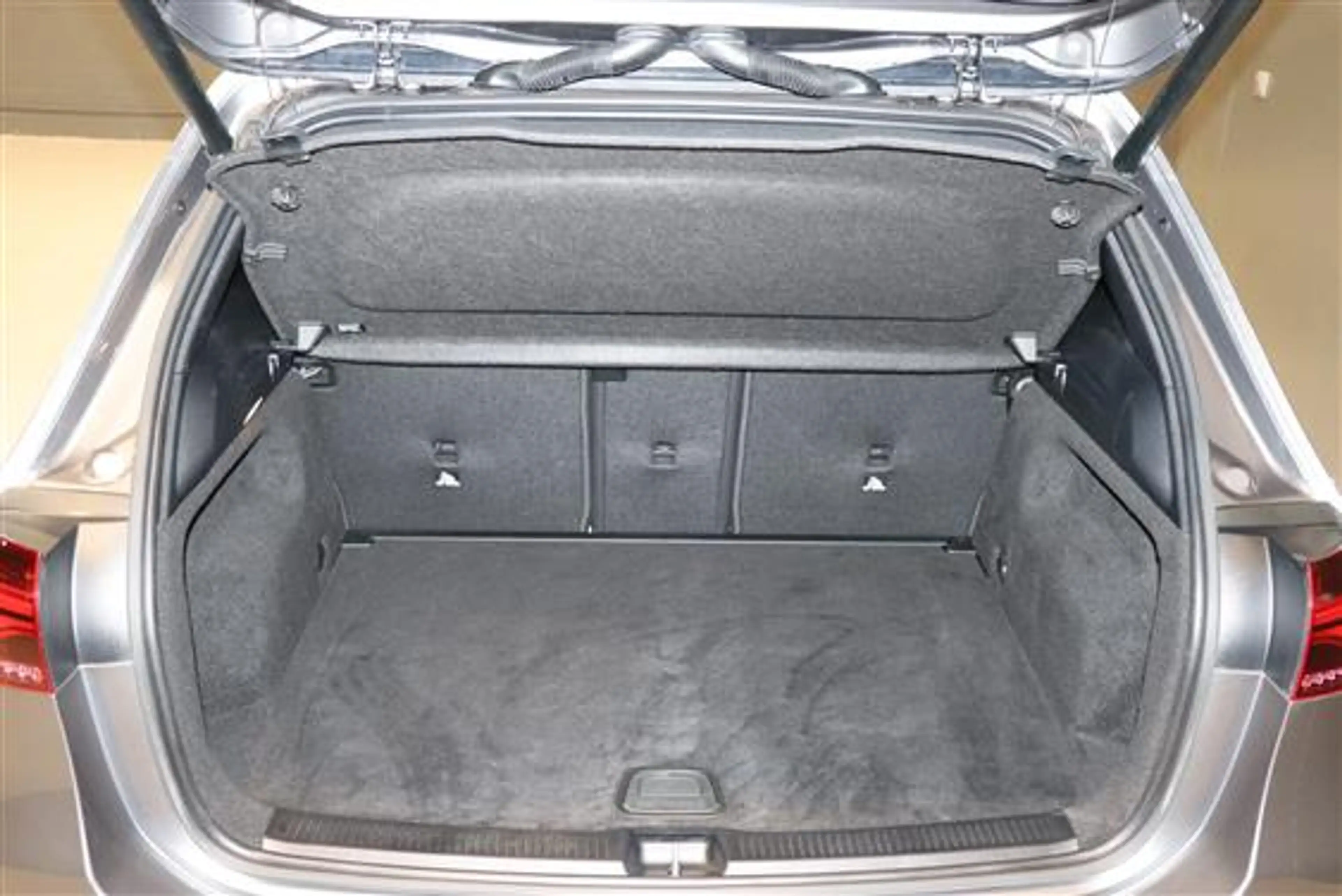 Mercedes-Benz B 180 ESSENTIAL LINE MHEV — photo 6