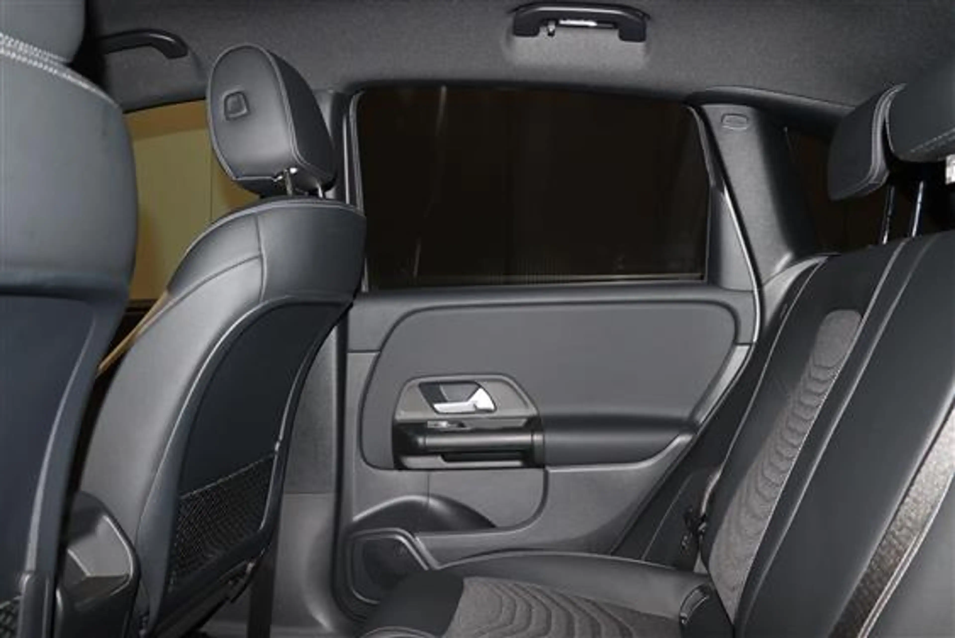 Mercedes-Benz B 180 ESSENTIAL LINE MHEV — photo 8