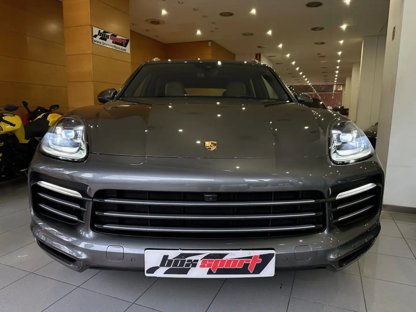 Porsche Cayenne E-Hybrid Aut. Gris - 2