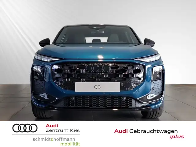 Audi Q3 view 2
