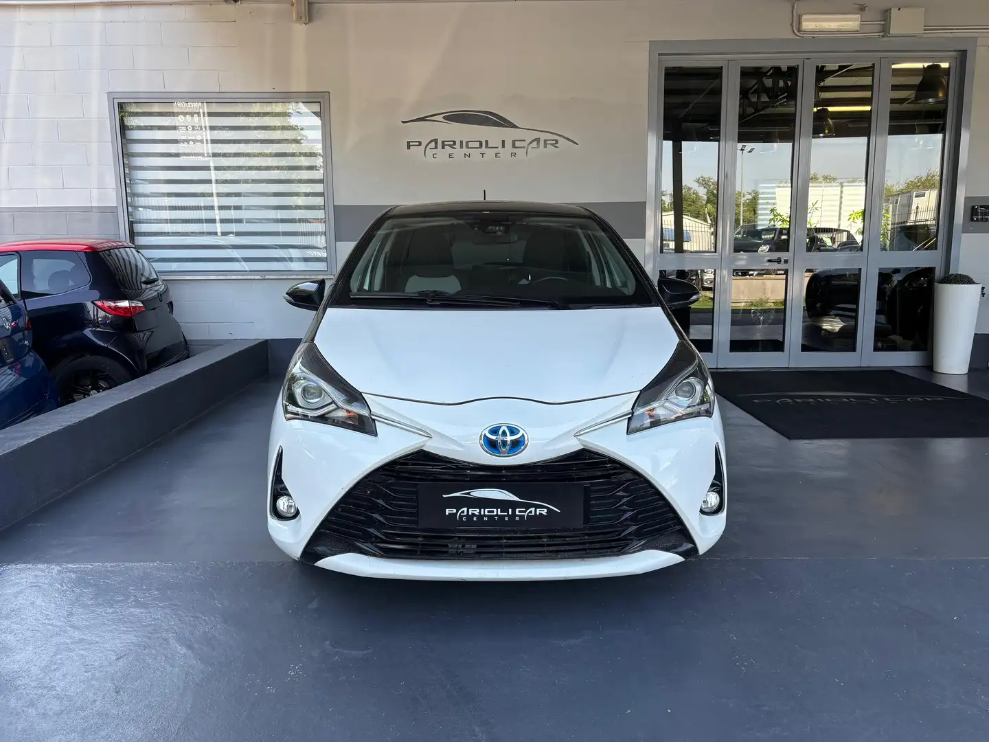 Toyota Yaris Yaris 5p 1.5h Trend White Edition Blanco - 1