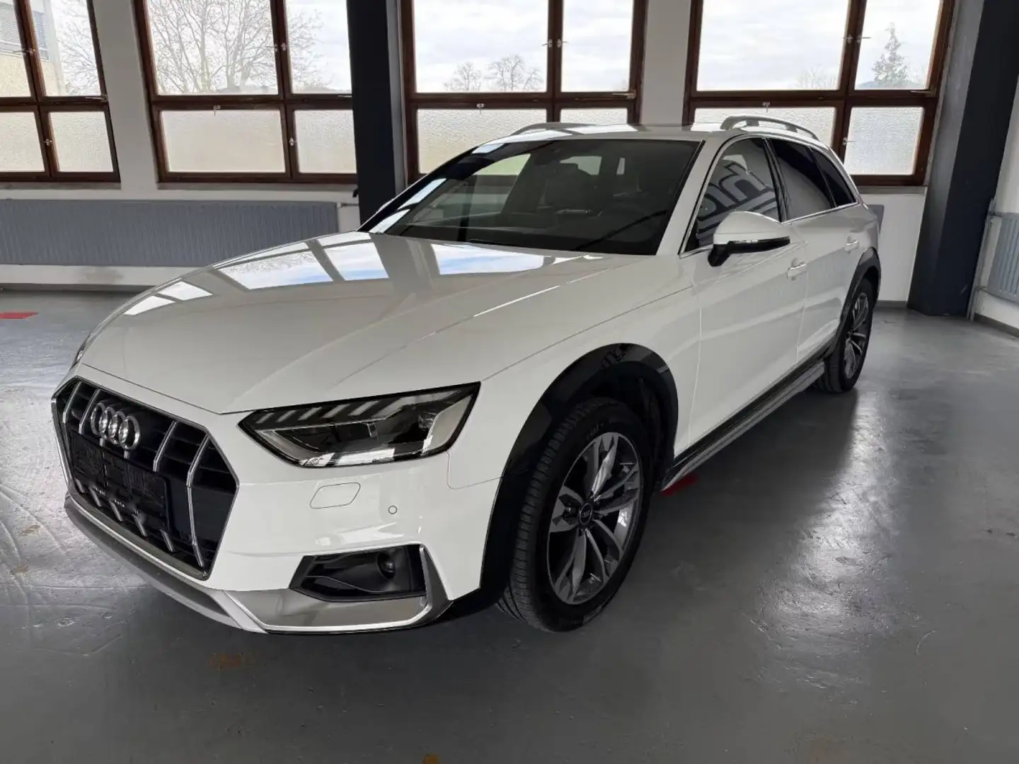 Audi A6 allroad V (B9) 40 TDI 204ch Avus quattro S tronic 7 Weiß - 1