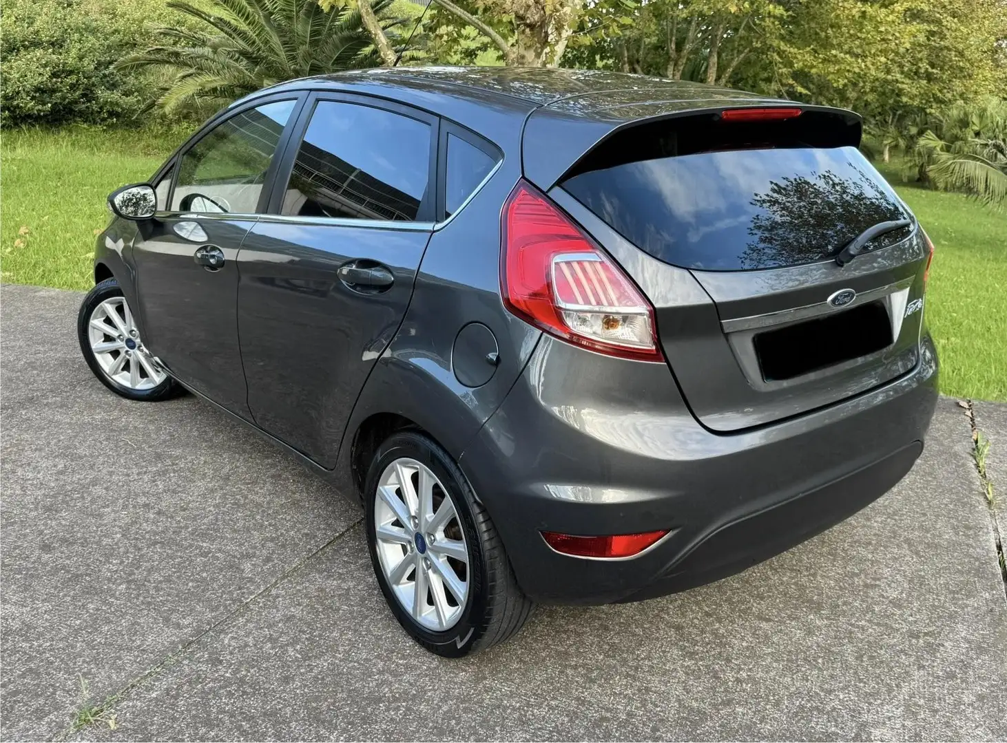 Ford Fiesta Fiesta 1.3i Ambiente - 1