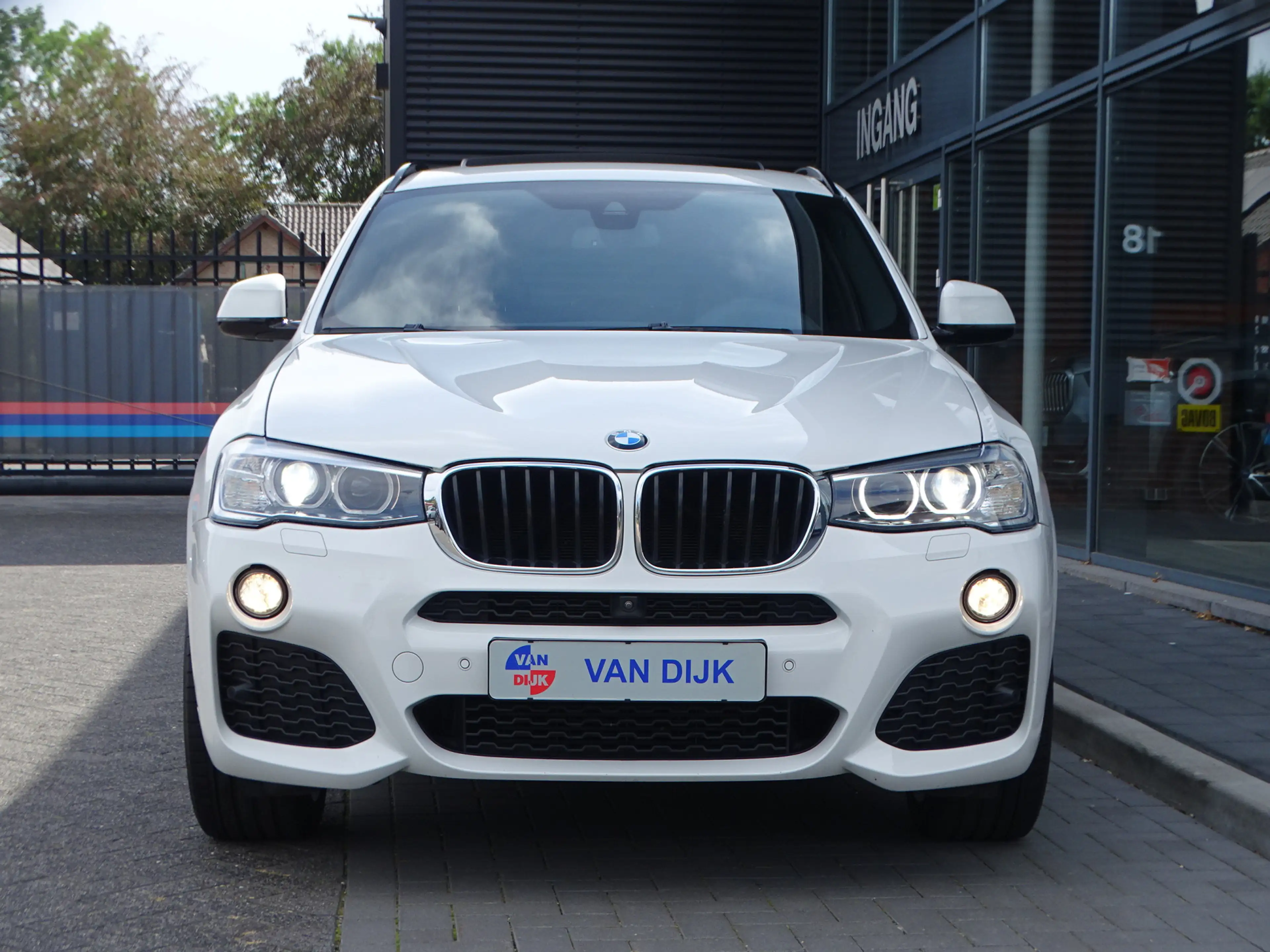 BMW X4 xDrive20i High Executive M Sport Edition — photo 4