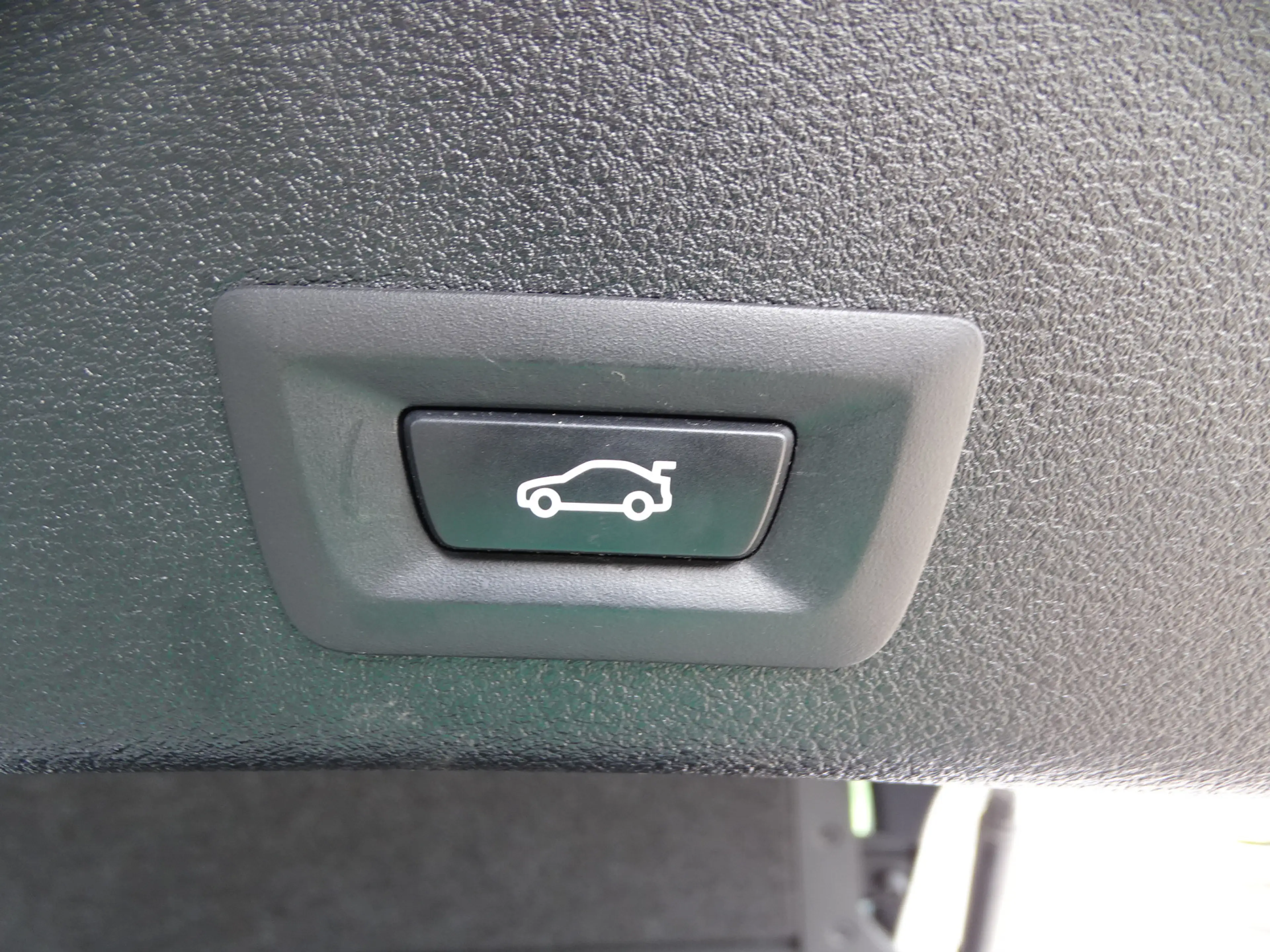 BMW X4 xDrive20i High Executive M Sport Edition — photo 16