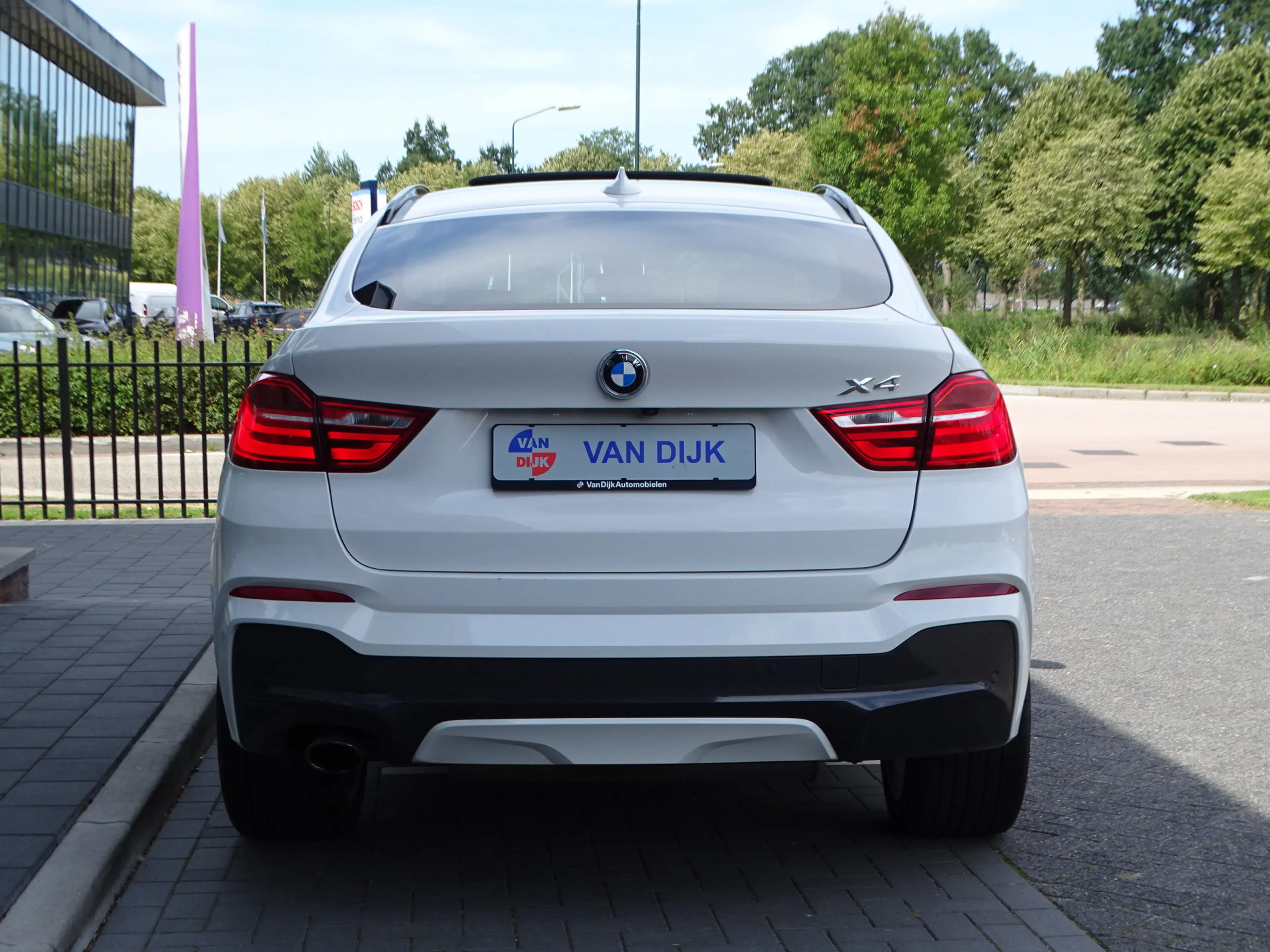 BMW X4 xDrive20i High Executive M Sport Edition — photo 7