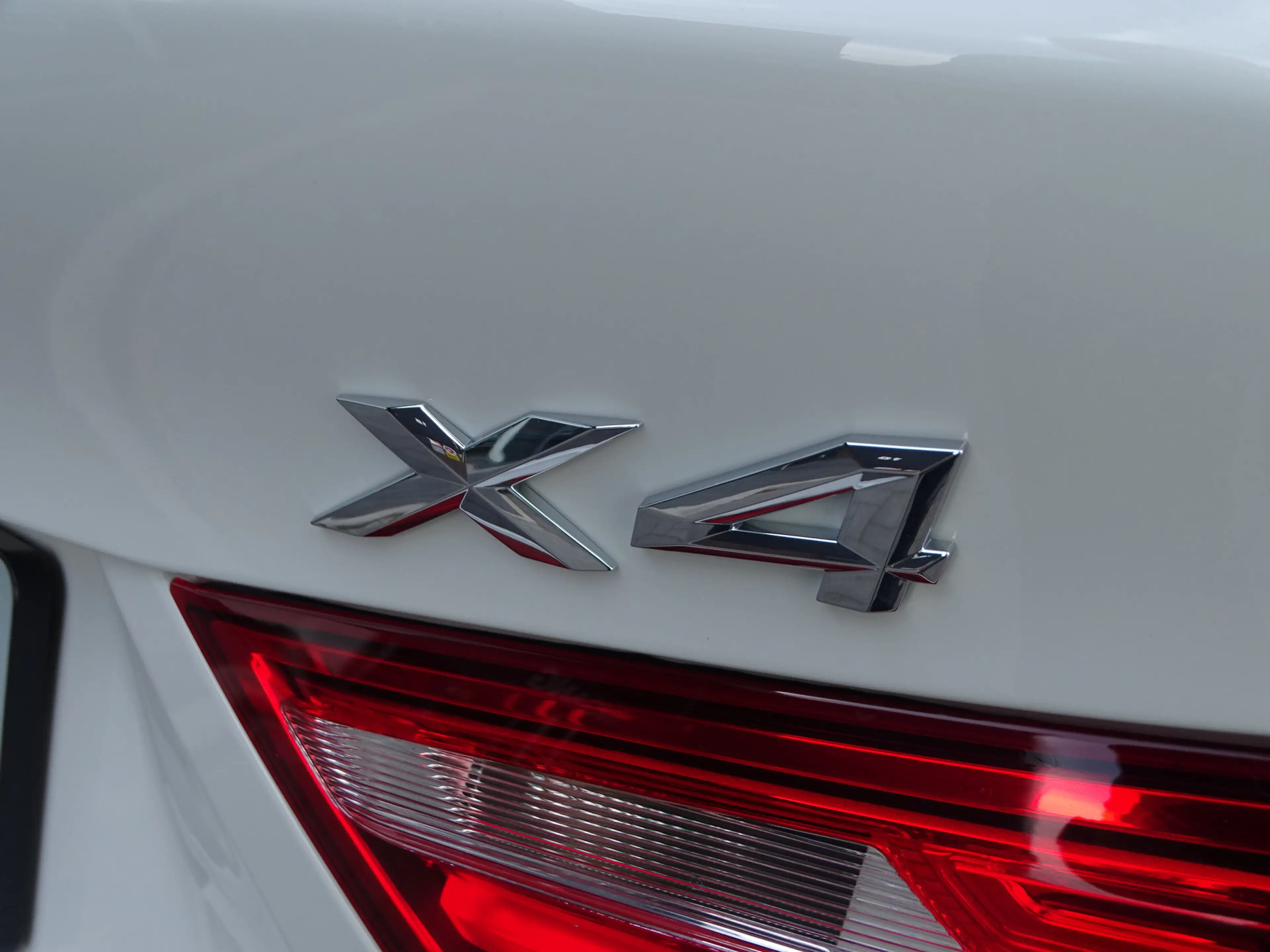 BMW X4 xDrive20i High Executive M Sport Edition — photo 19