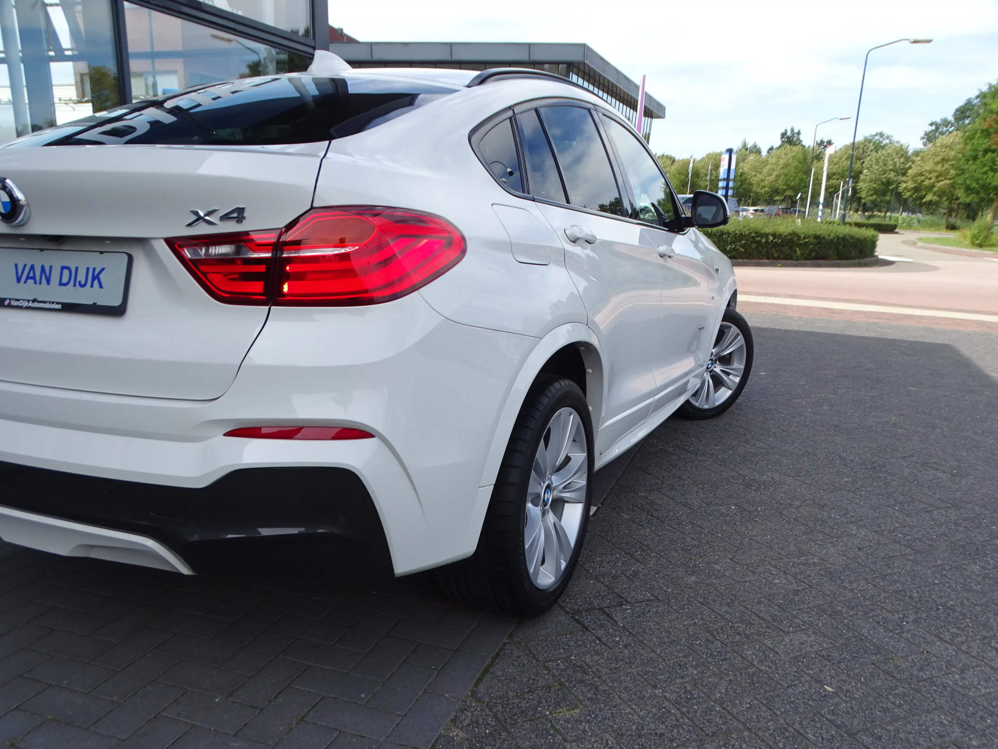 BMW X4 xDrive20i High Executive M Sport Edition — photo 44