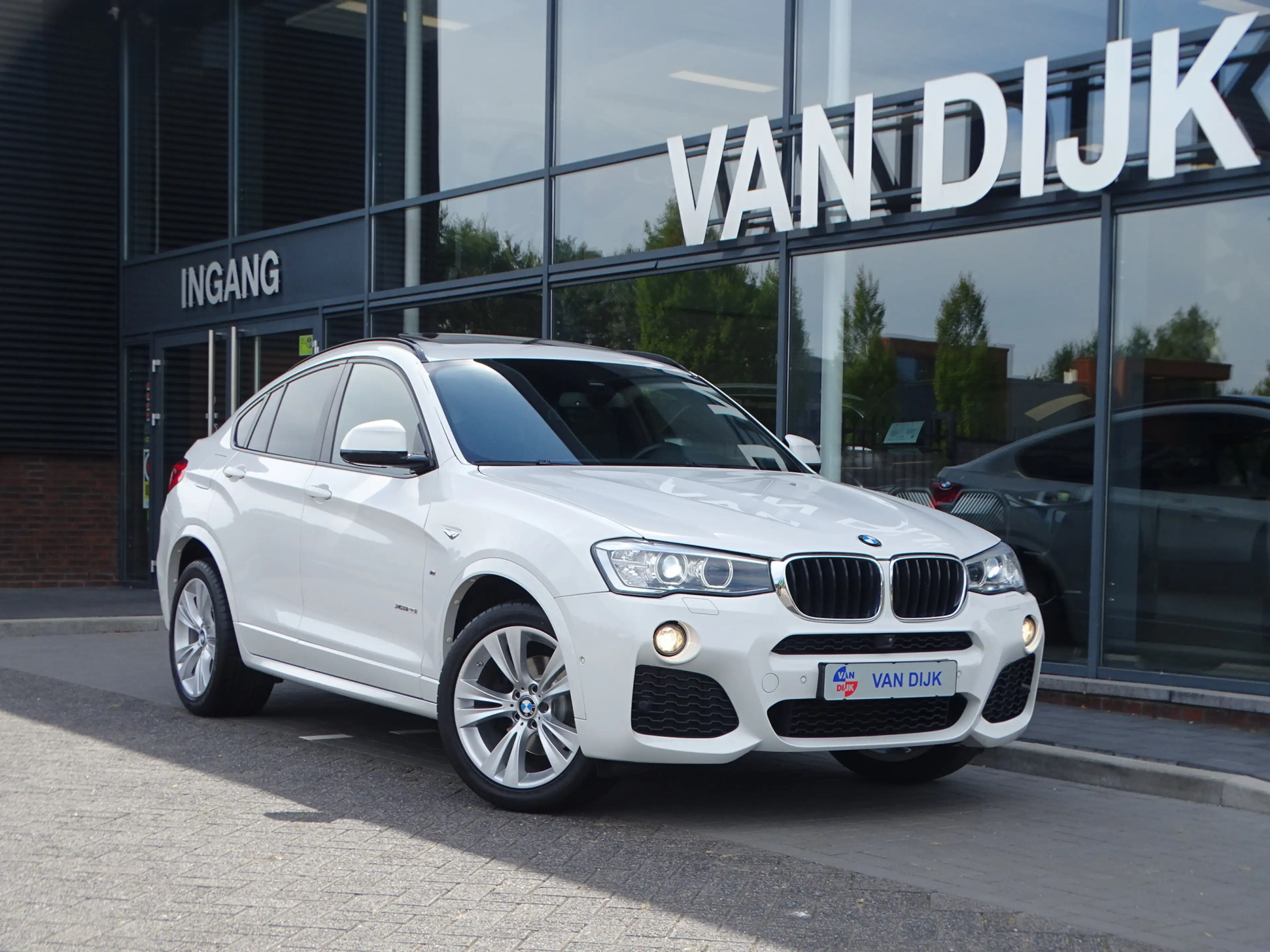 BMW X4 xDrive20i High Executive M Sport Edition — photo 2