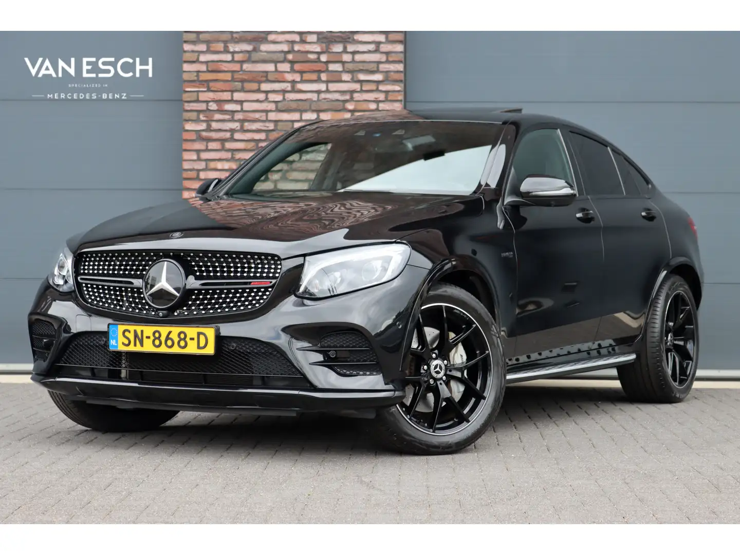 Mercedes-Benz GLC 43 AMG Coupé 4MATIC Aut9 | Airmatic | Distronic+ | Burmes Zwart - 1