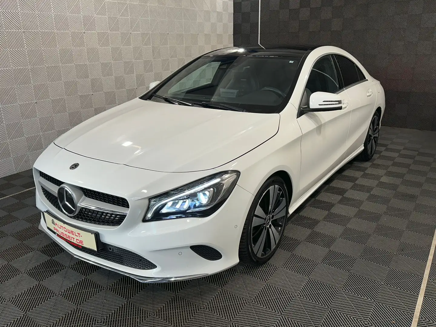 Mercedes-Benz CLA 180 *URBAN*PANO-TOT.W-LED-ACC-MEMORY-LED-18" Weiß - 2