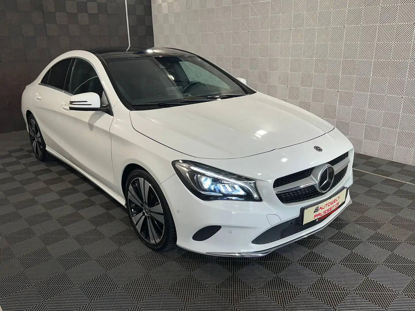 Mercedes-Benz CLA 180 *URBAN*PANO-TOT.W-LED-ACC-MEMORY-LED-18" Weiß - 1