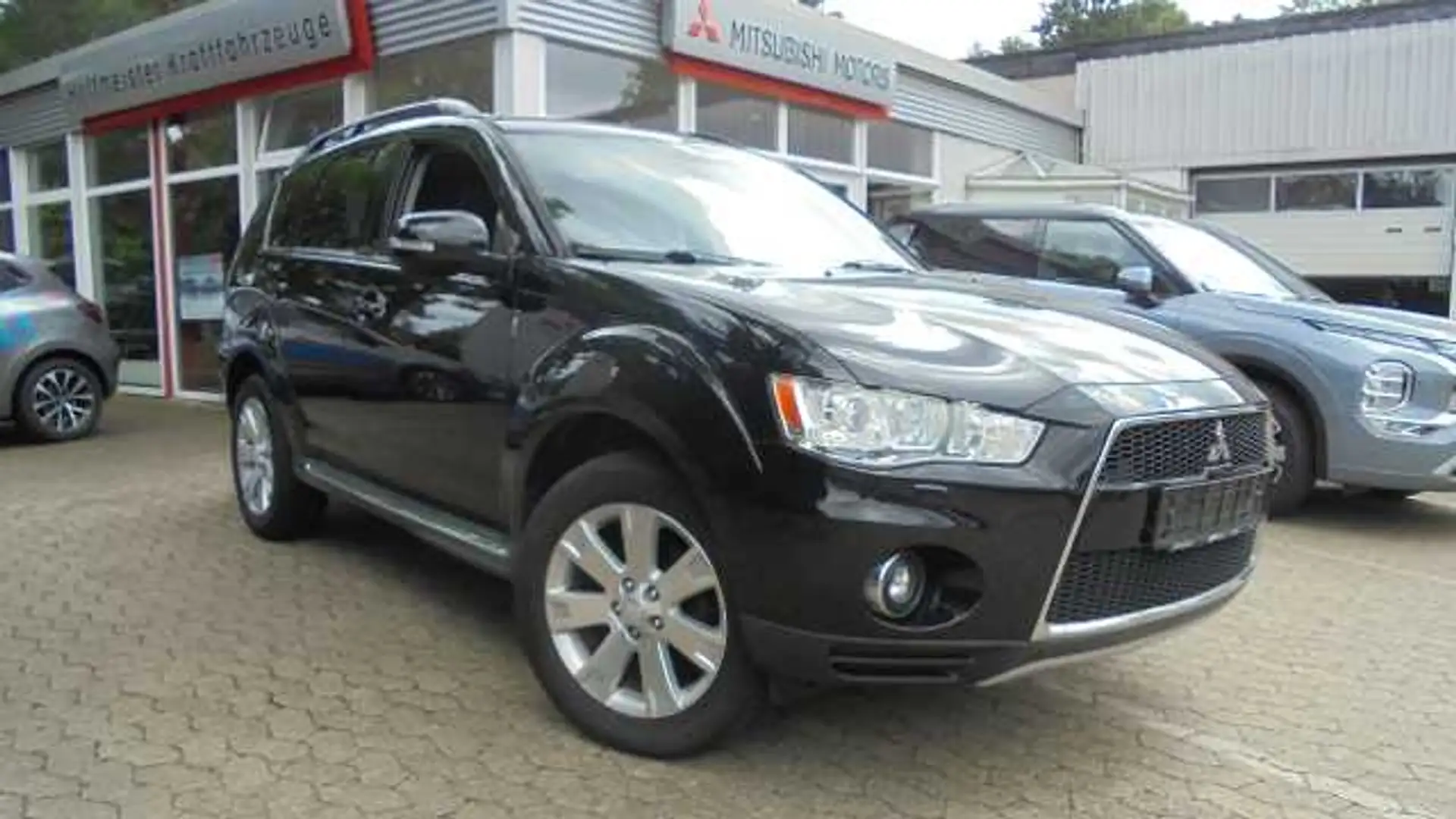 Mitsubishi Outlander 2,0 Invite 2WD ´´Xtra´´ Schwarz - 2